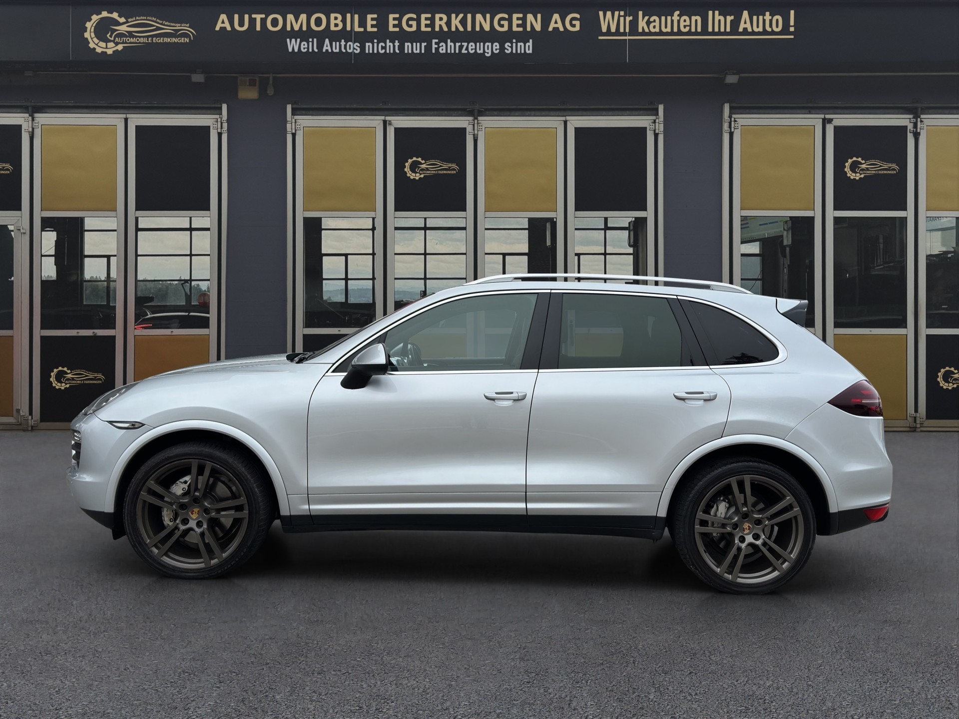 PORSCHE Cayenne S-image-7