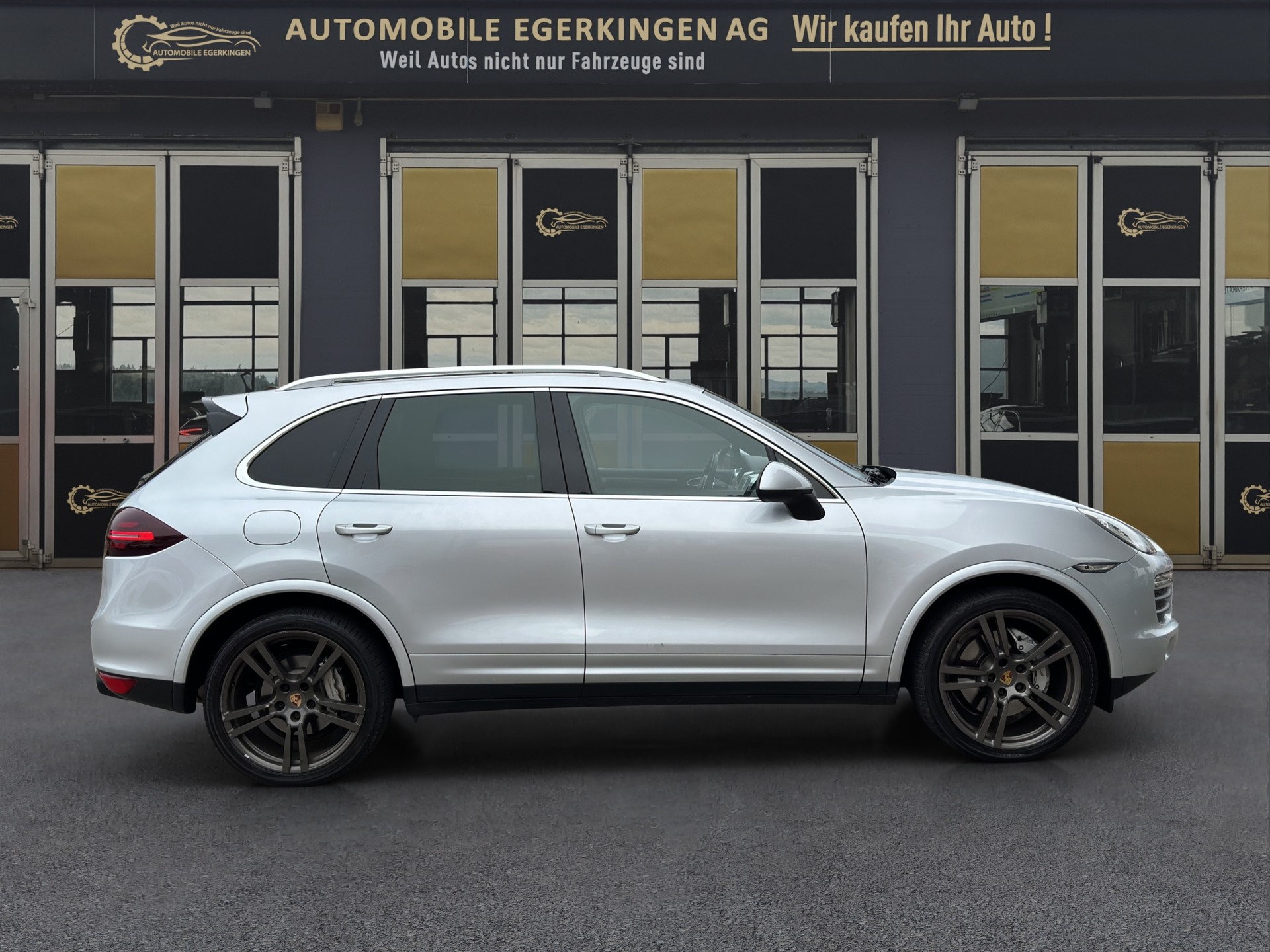 PORSCHE Cayenne S-image-3