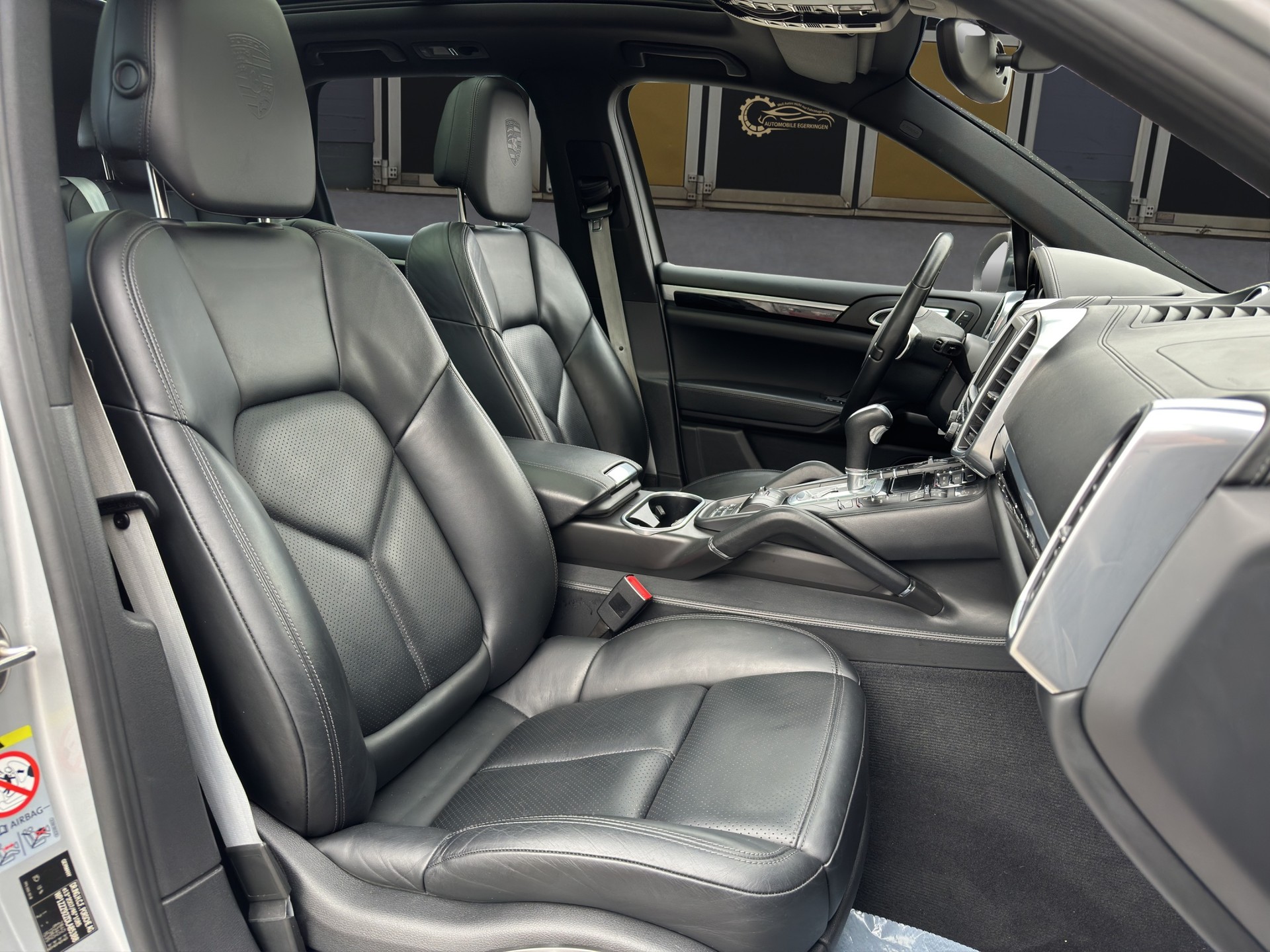 PORSCHE Cayenne S-image-9
