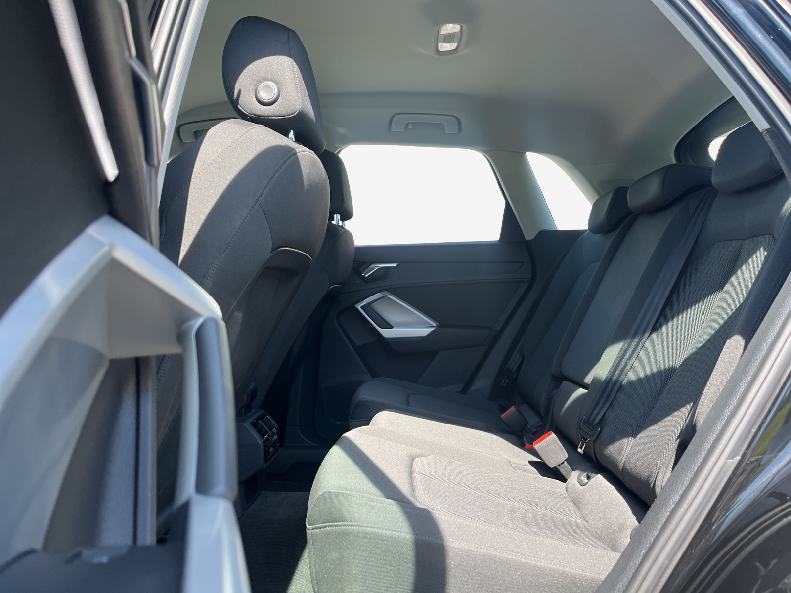 AUDI Q3 35 TFSI Attraction S-tronic-image-11