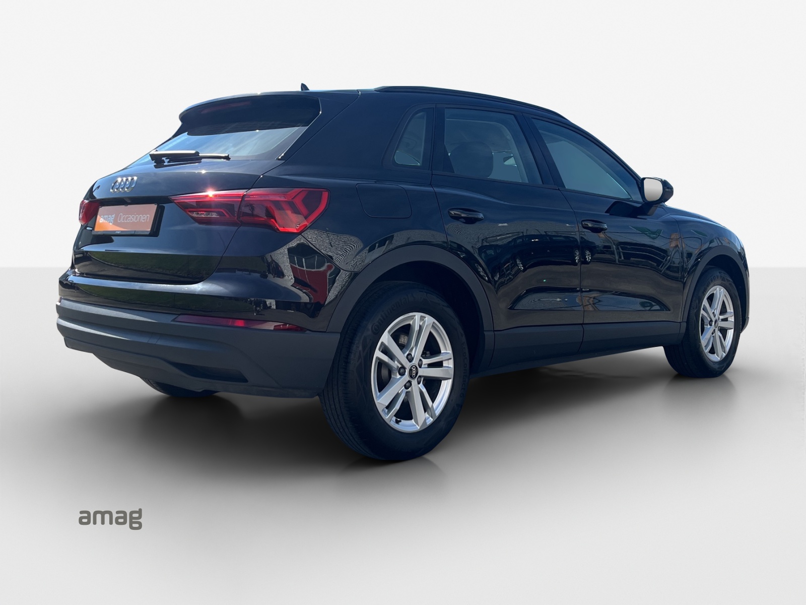 AUDI Q3 35 TFSI Attraction S-tronic-image-4