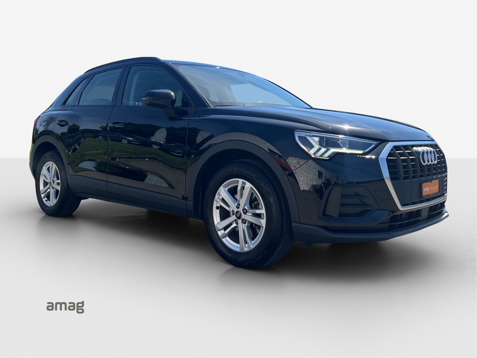 AUDI Q3 35 TFSI Attraction S-tronic-image-5