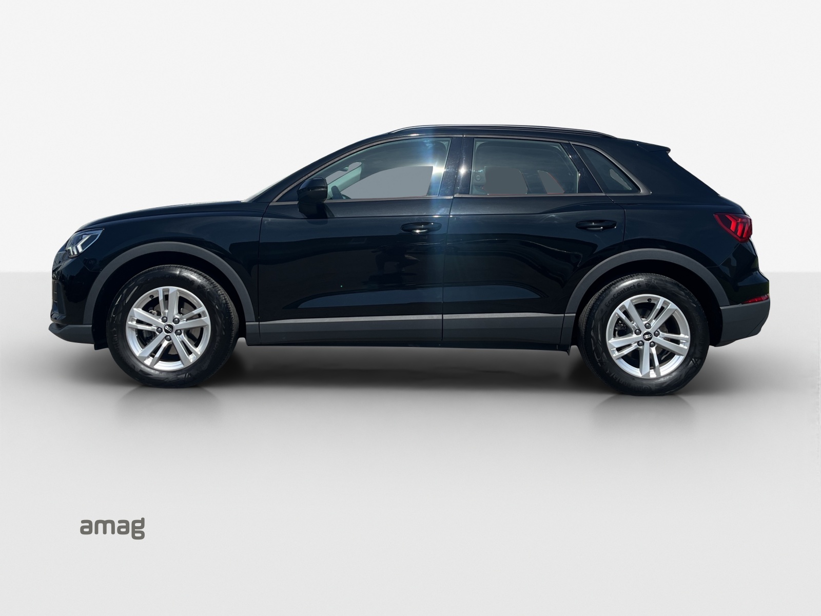 AUDI Q3 35 TFSI Attraction S-tronic-image-1