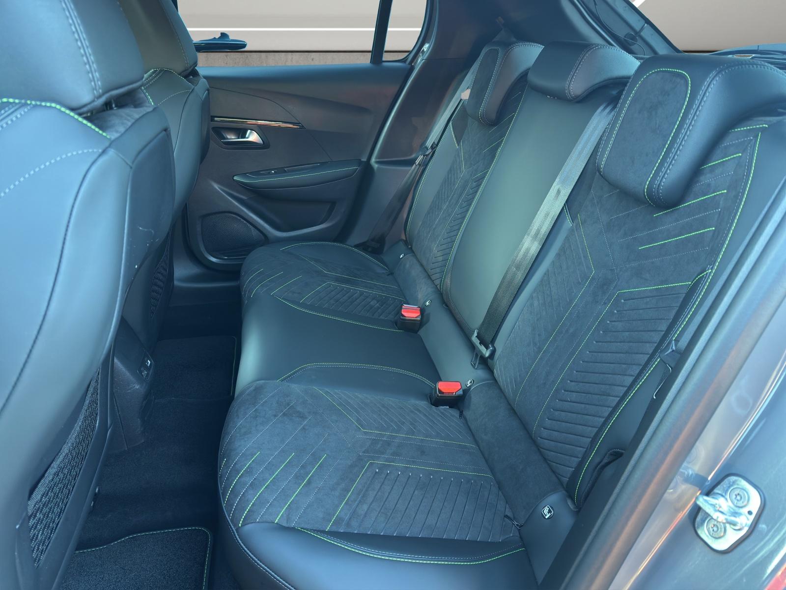 PEUGEOT 208 1.2 Hybrid 145 GT-image-7