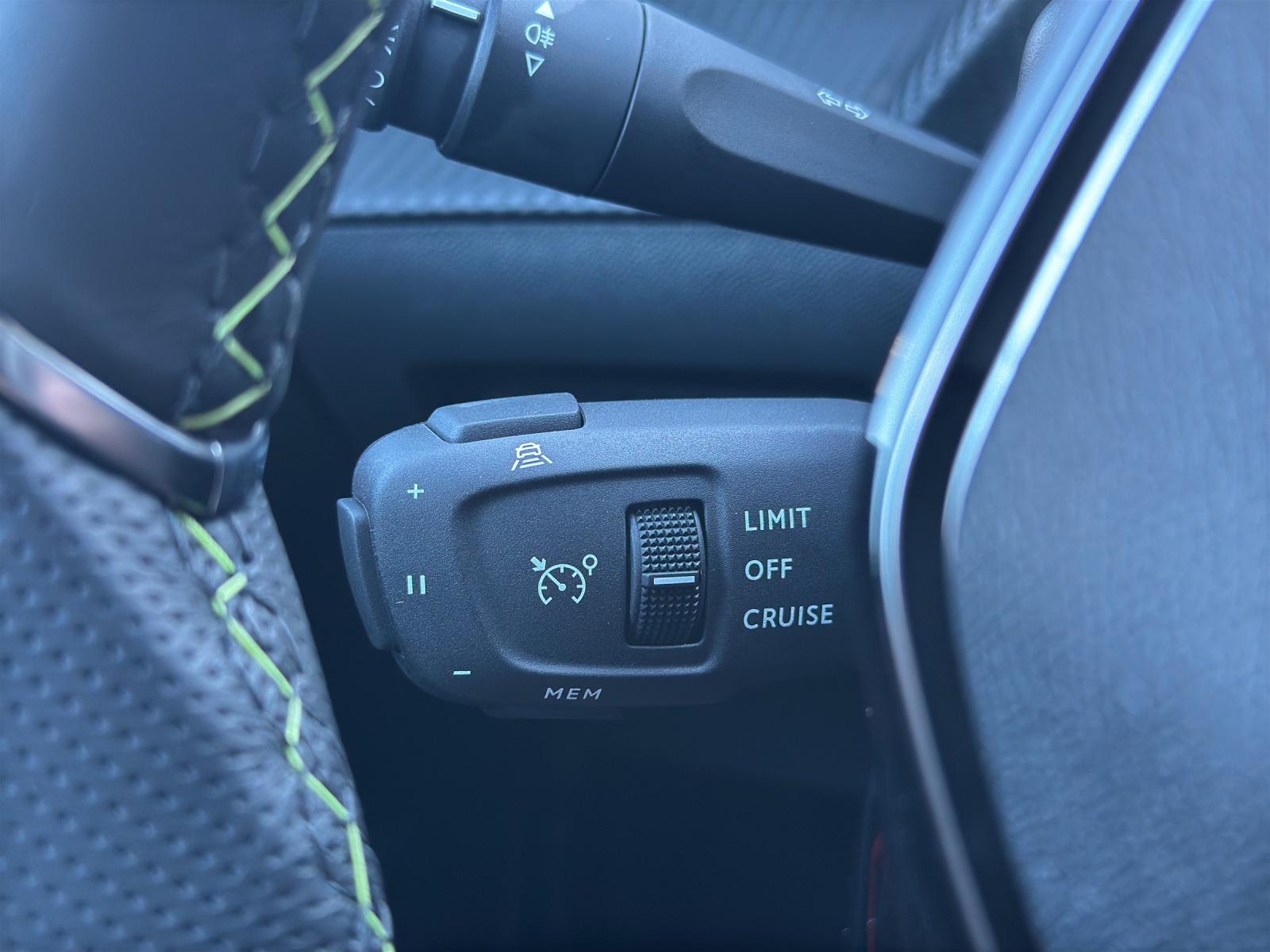 PEUGEOT 208 1.2 Hybrid 145 GT-image-11