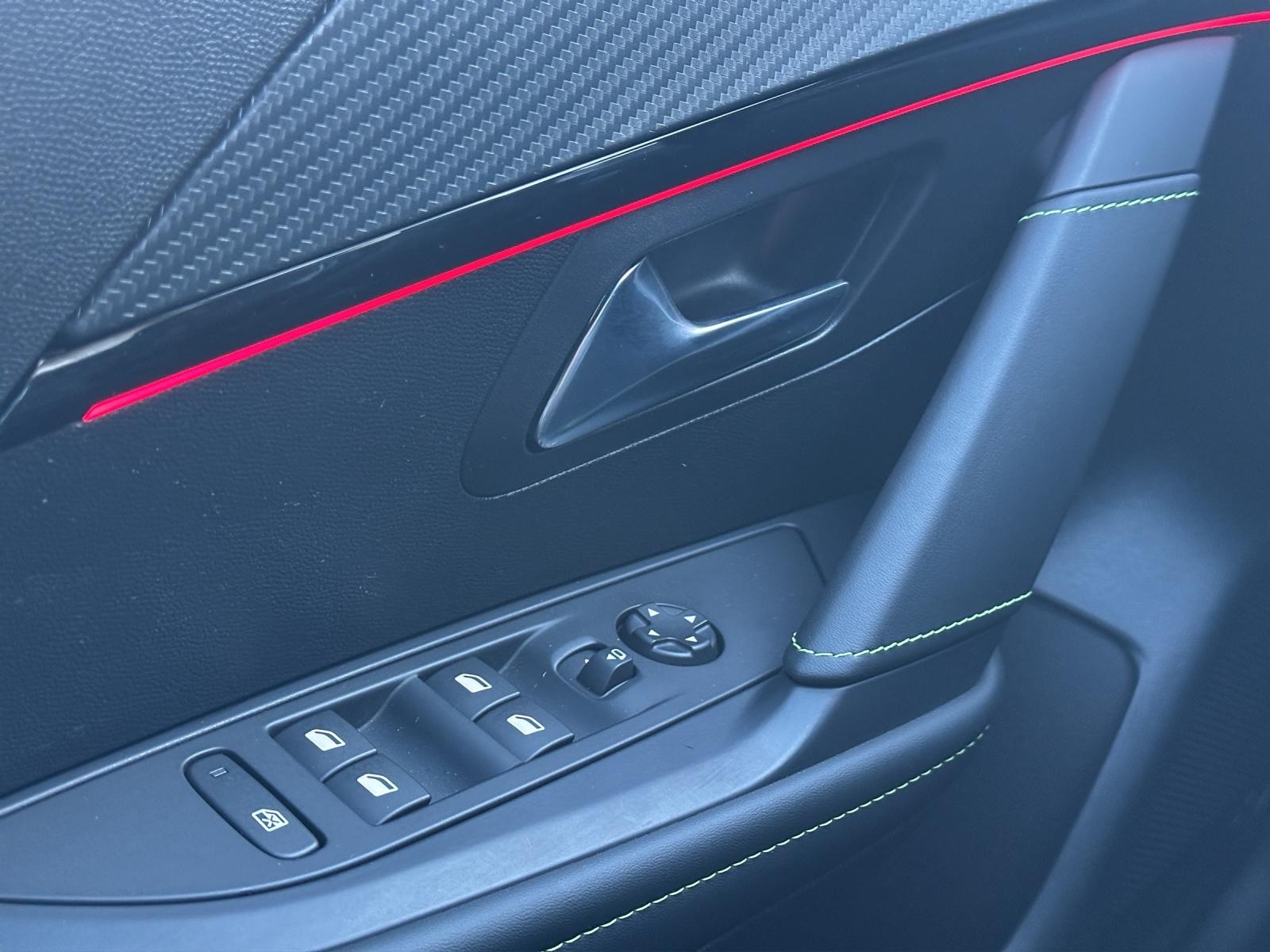 PEUGEOT 208 1.2 Hybrid 145 GT-image-10
