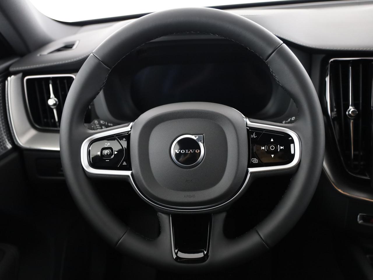 VOLVO XC60 2.0 T8 TE Black Edition eAWD-image-17