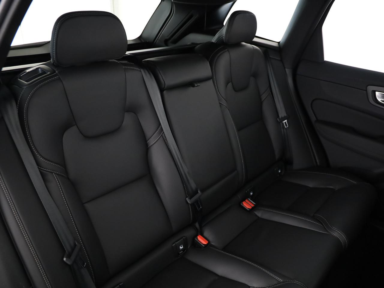 VOLVO XC60 2.0 T8 TE Black Edition eAWD-image-13
