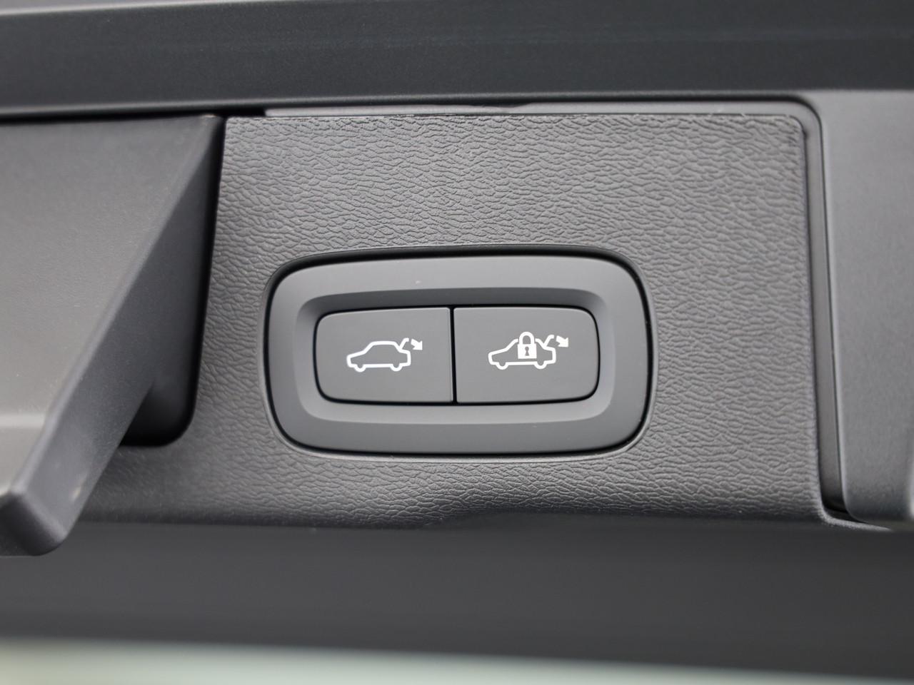 VOLVO XC60 2.0 T8 TE Black Edition eAWD-image-7