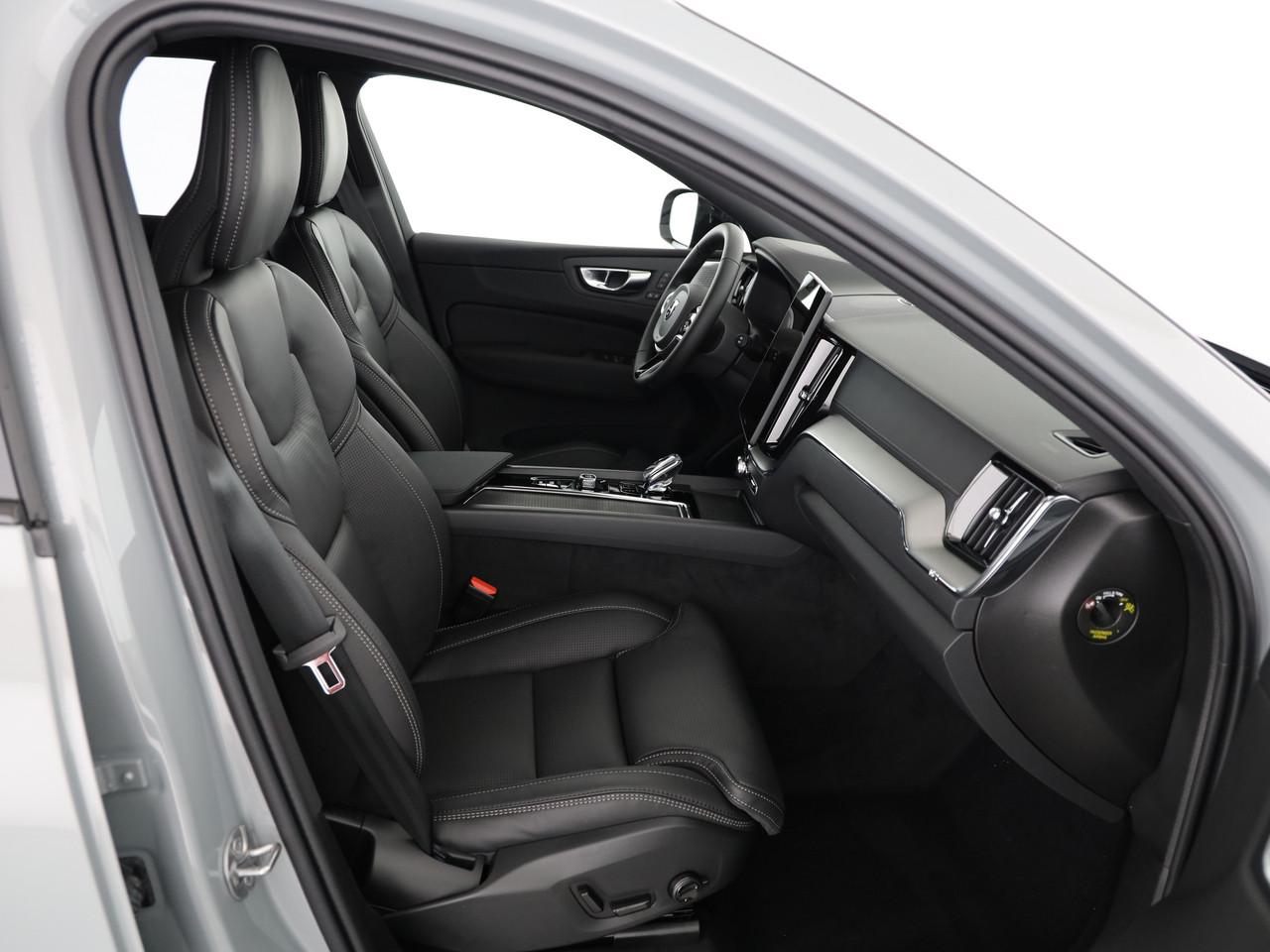 VOLVO XC60 2.0 T8 TE Black Edition eAWD-image-12