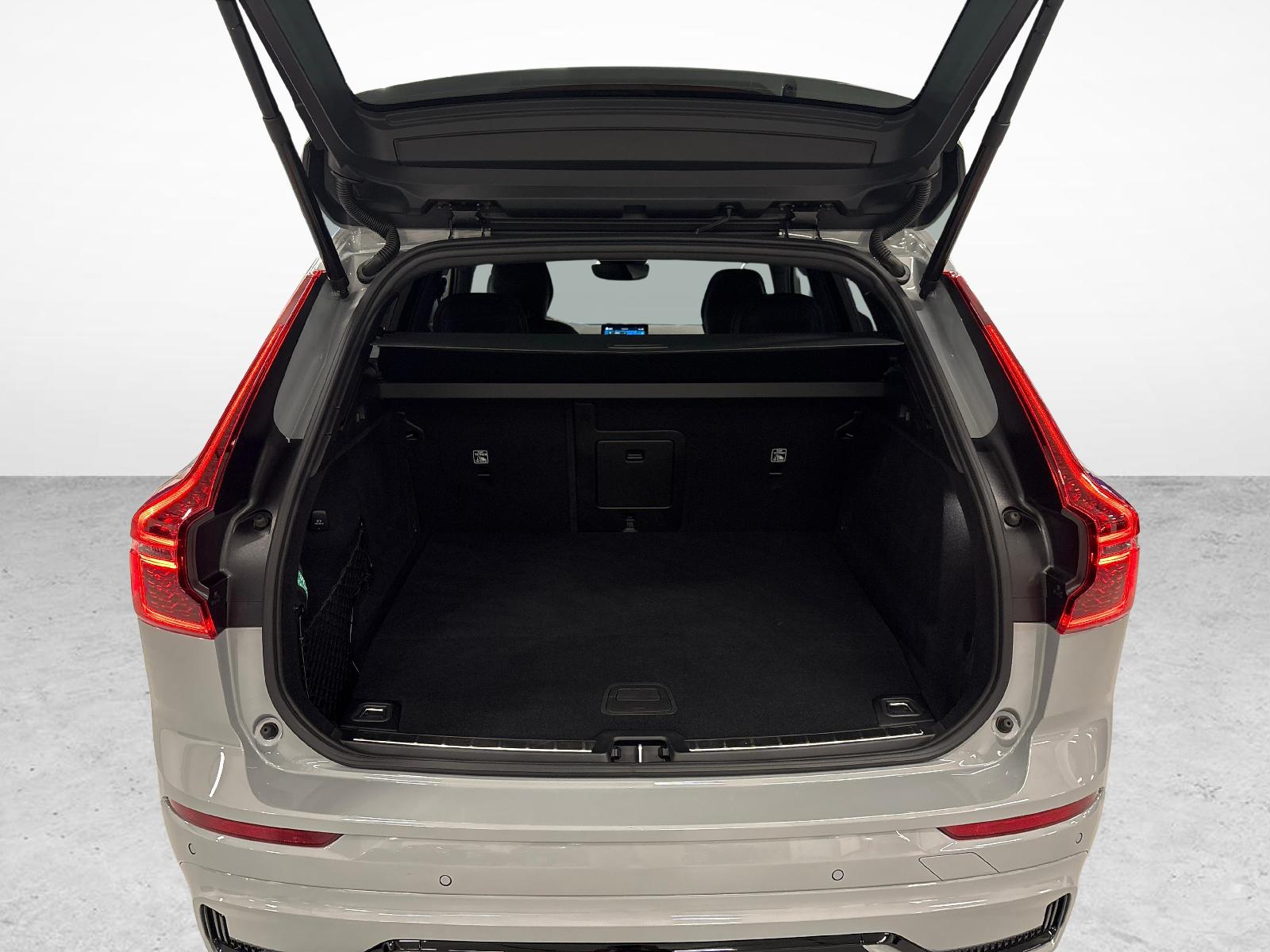 VOLVO XC60 2.0 T8 TE Black Edition eAWD-image-32
