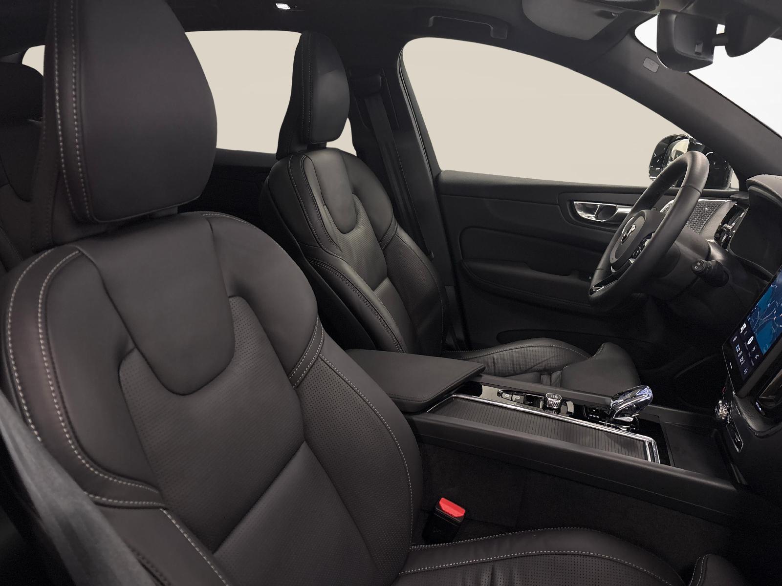 VOLVO XC60 2.0 T8 TE Black Edition eAWD-image-30