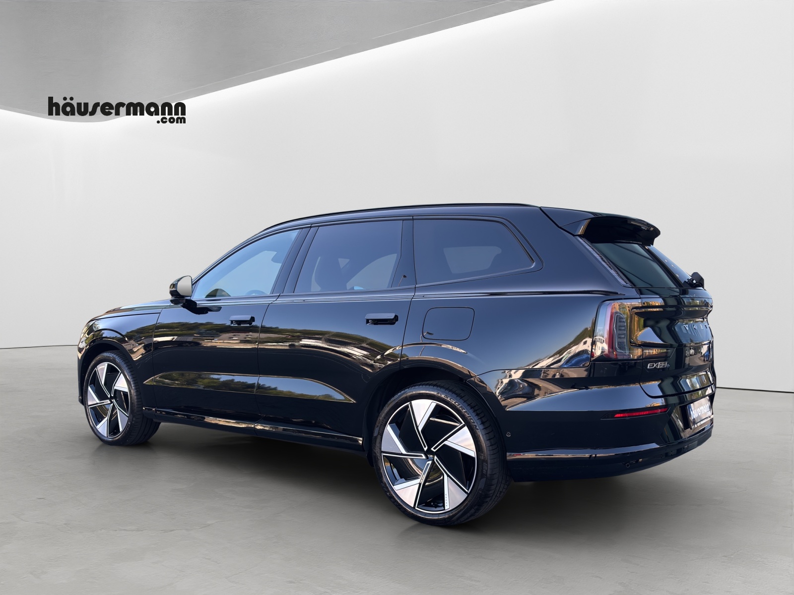 VOLVO EX90 Twin Ultra AWD-image-2