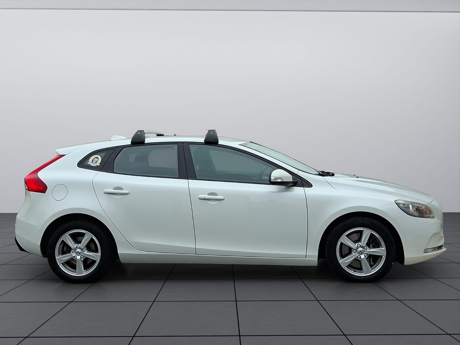 VOLVO V40 D3 Summum-image-7