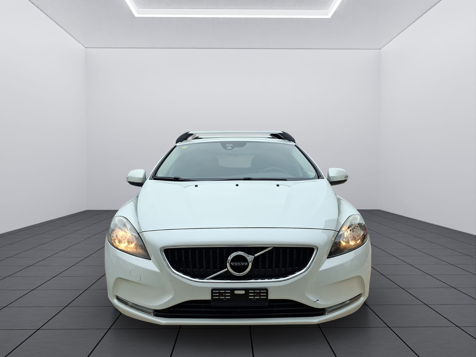 VOLVO V40 D3 Summum-image-1