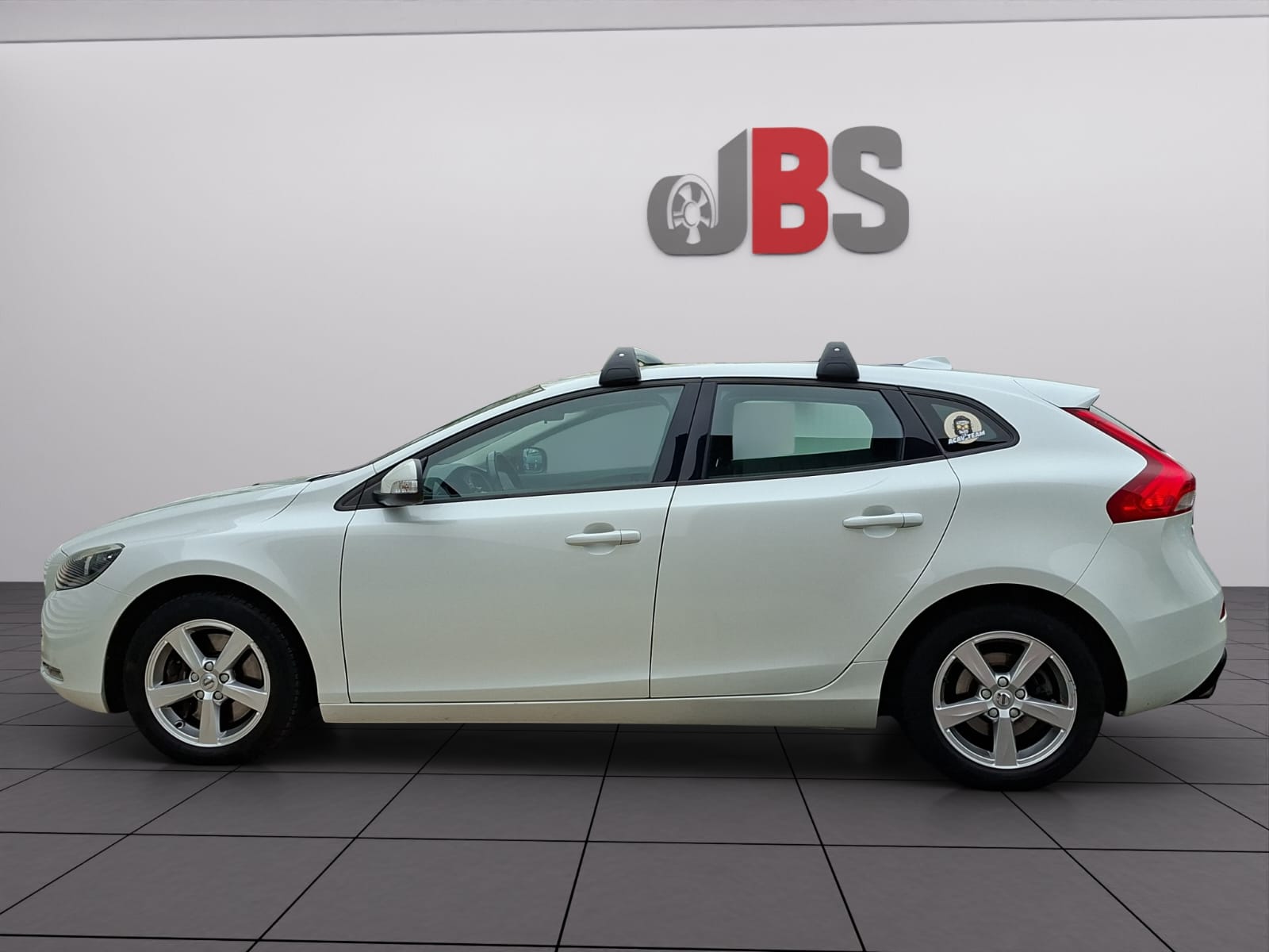 VOLVO V40 D3 Summum-image-3