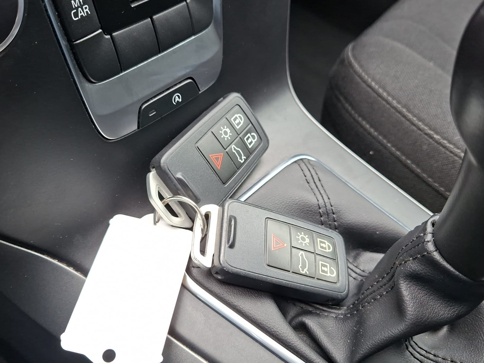 VOLVO V40 D3 Summum-image-14