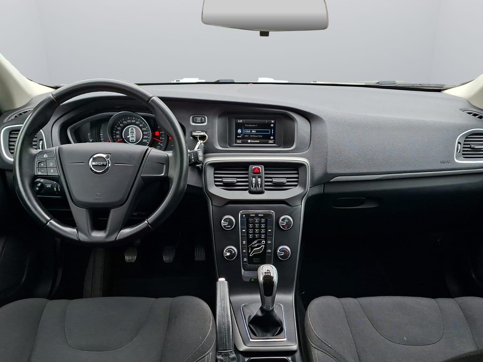 VOLVO V40 D3 Summum-image-11