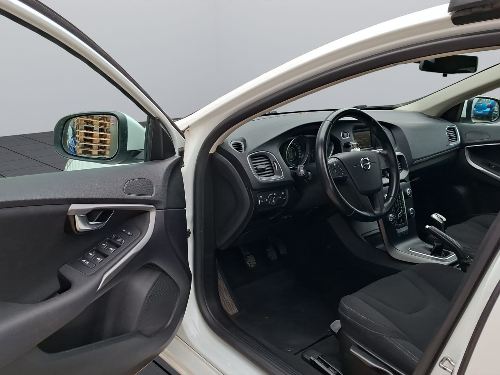 VOLVO V40 D3 Summum-image-10