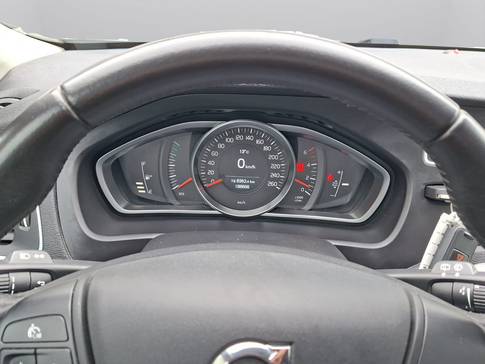 VOLVO V40 D3 Summum-image-15