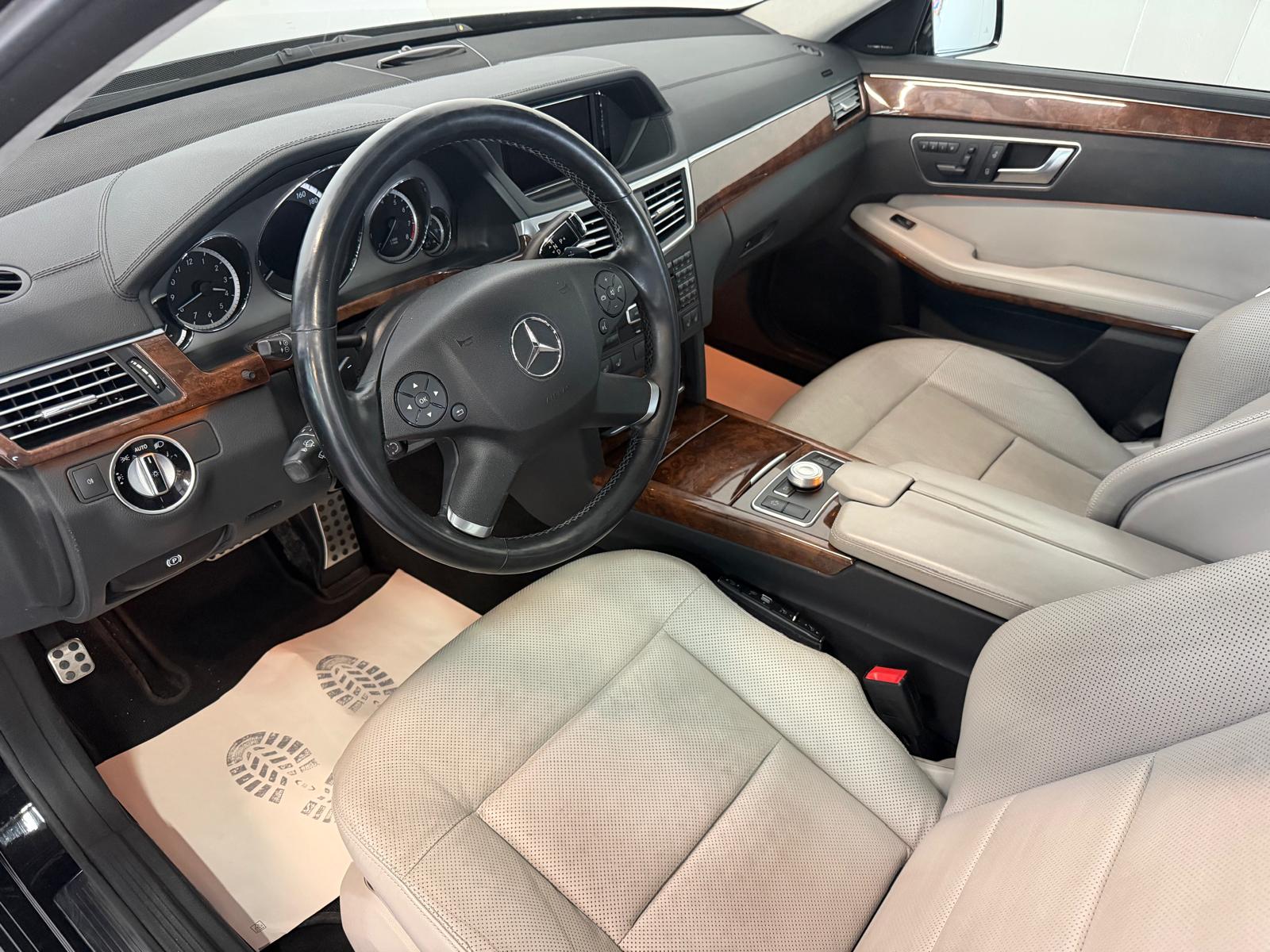 MERCEDES-BENZ E 500 CGI Avantgarde 4Matic 7G-Tronic AMG Line-image-13