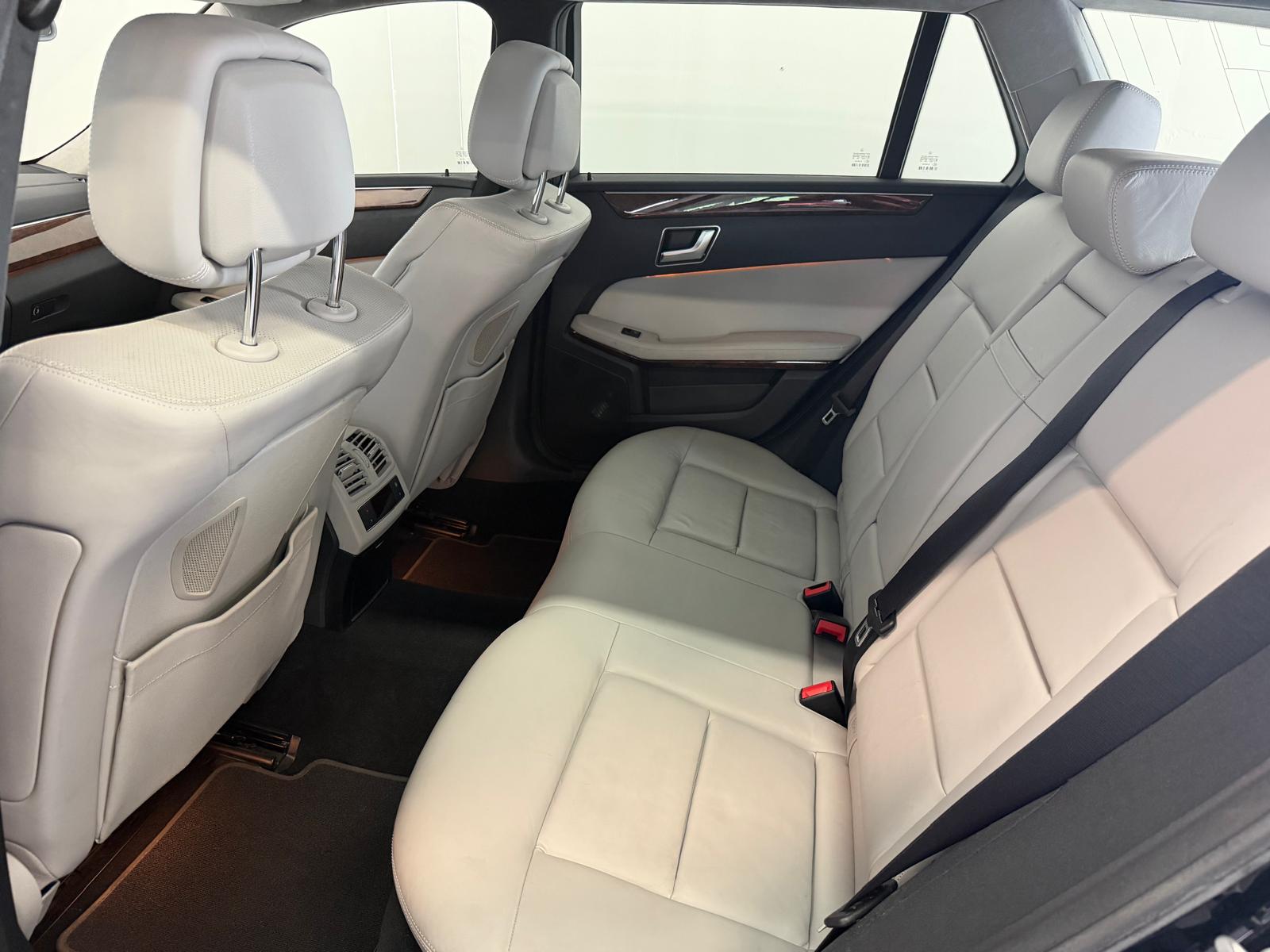 MERCEDES-BENZ E 500 CGI Avantgarde 4Matic 7G-Tronic AMG Line-image-16