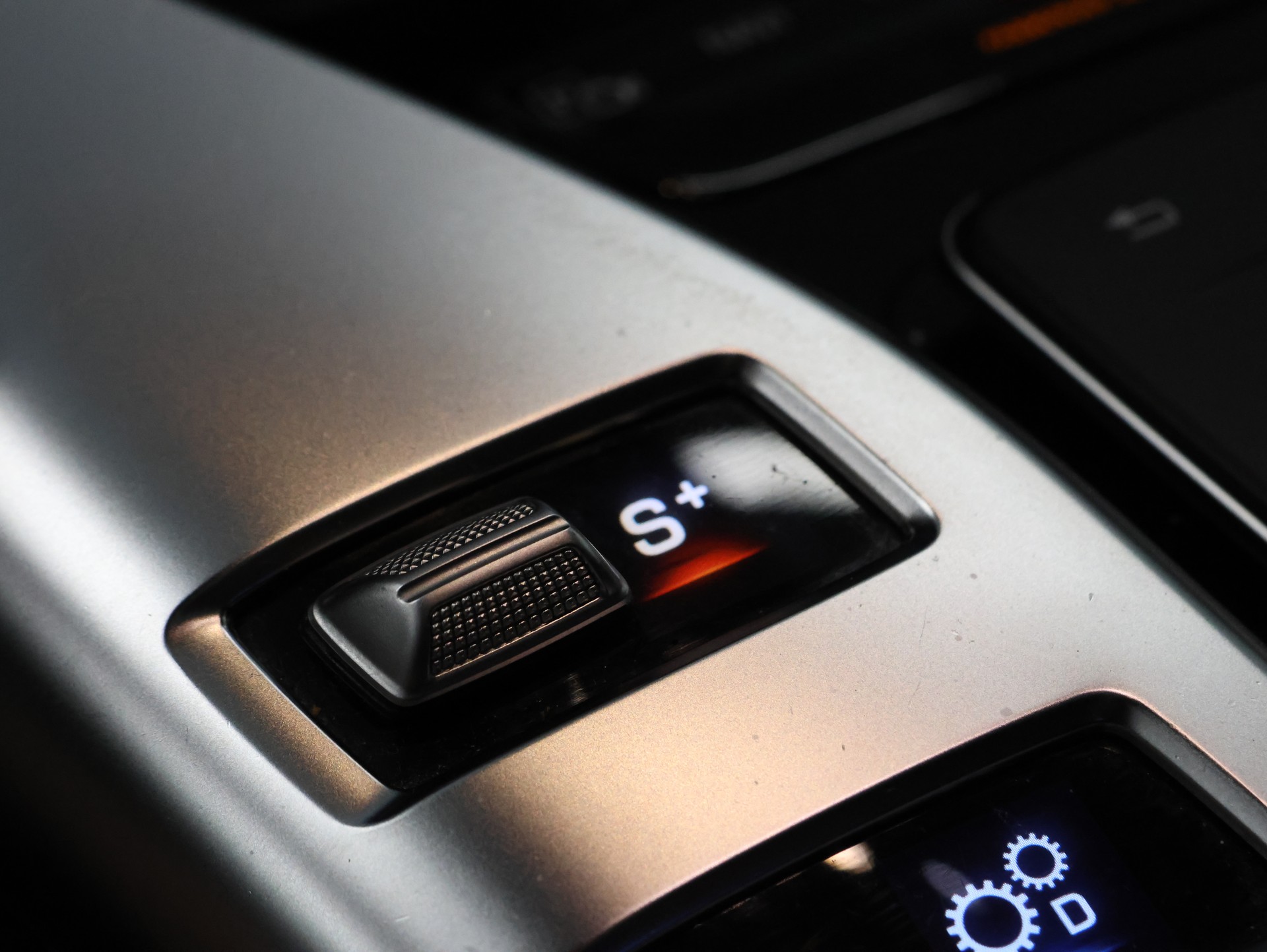 MERCEDES-BENZ AMG GT 4 63 S 4Matic+ Speedshift MCT *AMG Performance* *Burmester* *360 Kamera*-image-35