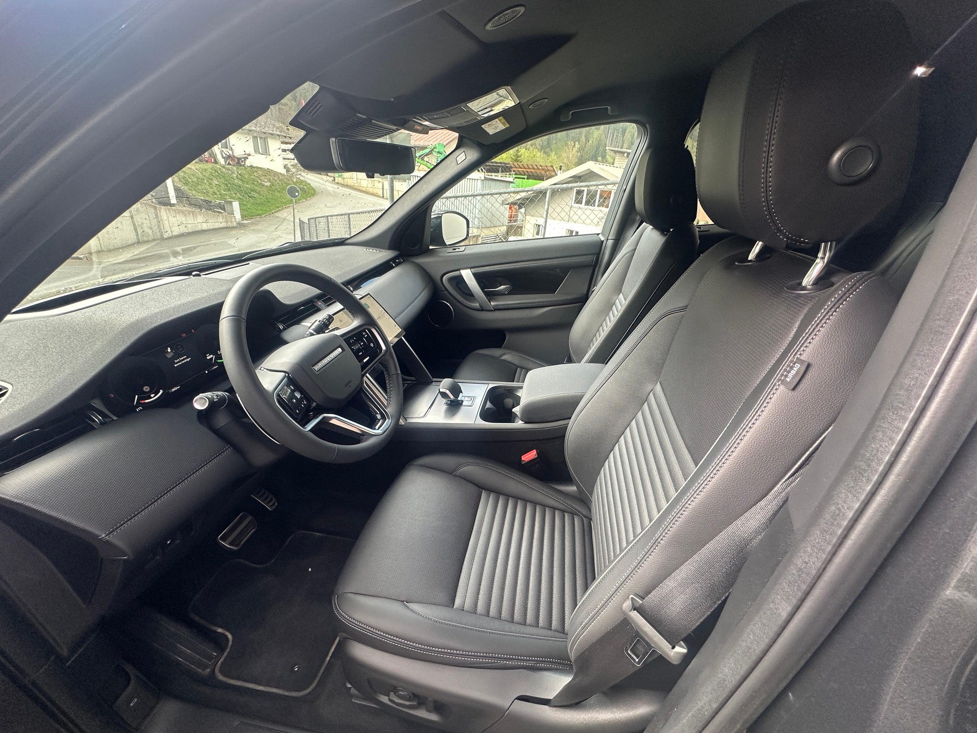 LAND ROVER Discovery Sport 1.5 T 270e Dynamic S-image-7