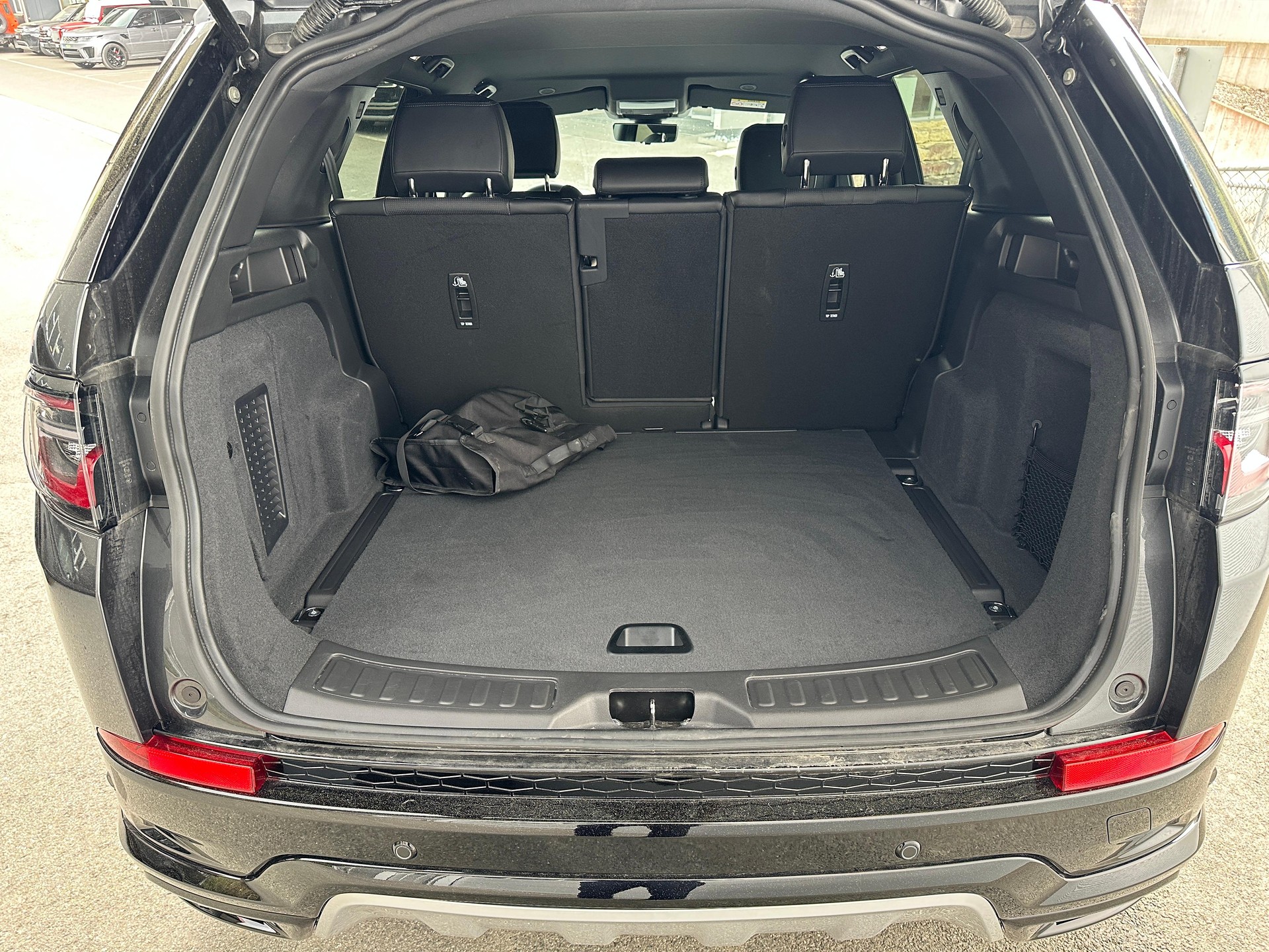 LAND ROVER Discovery Sport 1.5 T 270e Dynamic S-image-11