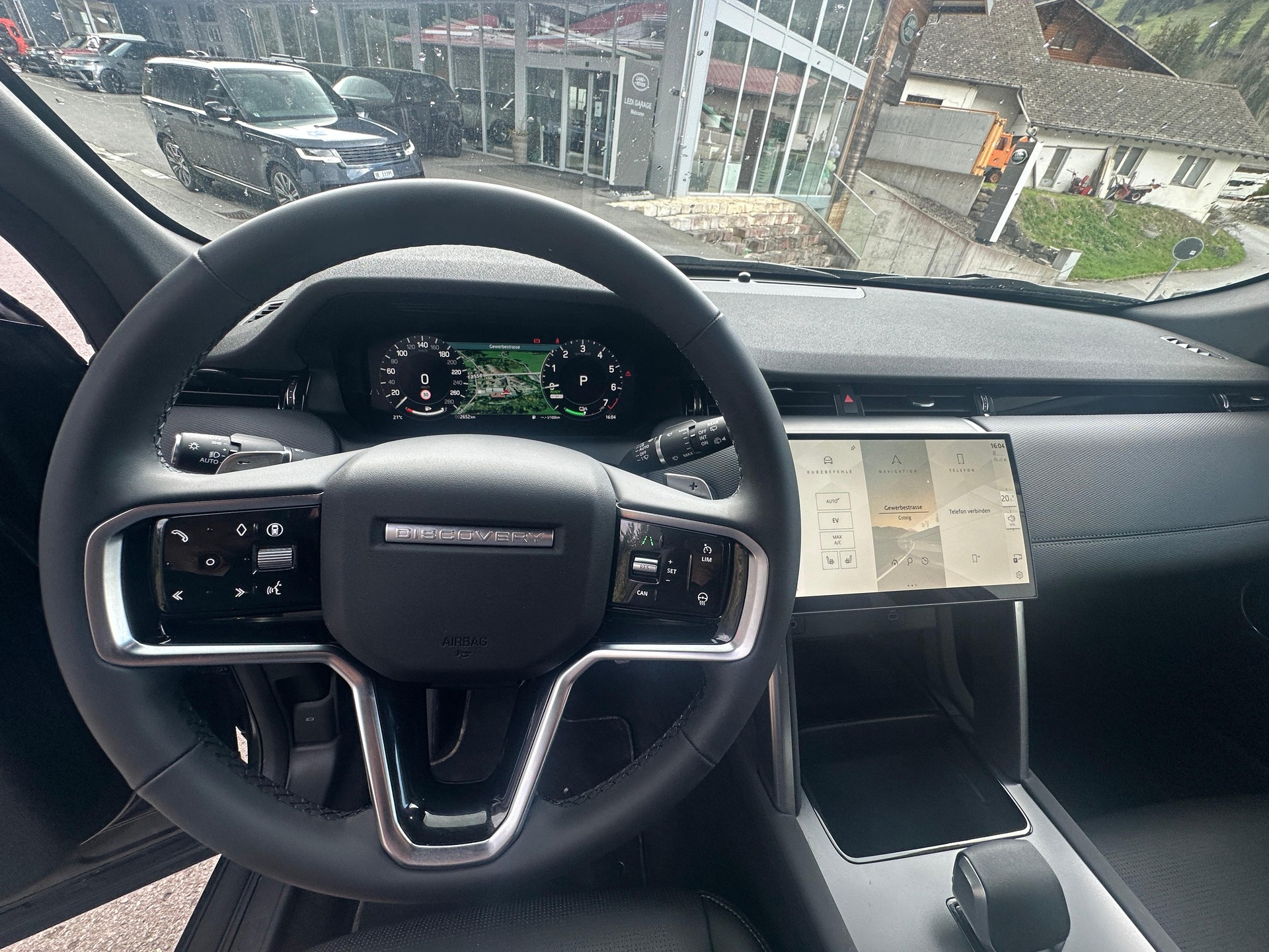 LAND ROVER Discovery Sport 1.5 T 270e Dynamic S-image-8