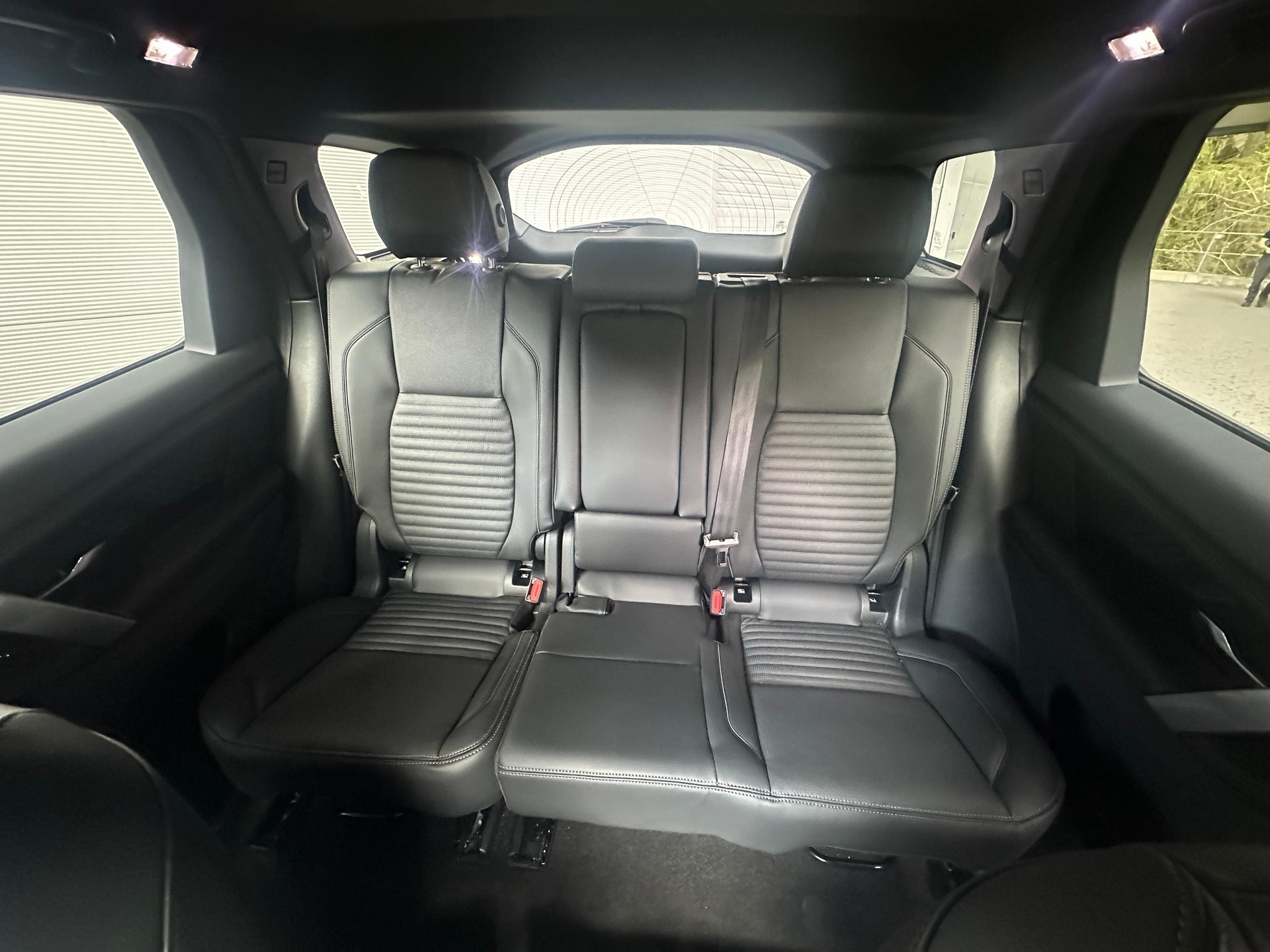 LAND ROVER Discovery Sport 1.5 T 270e Dynamic S-image-9