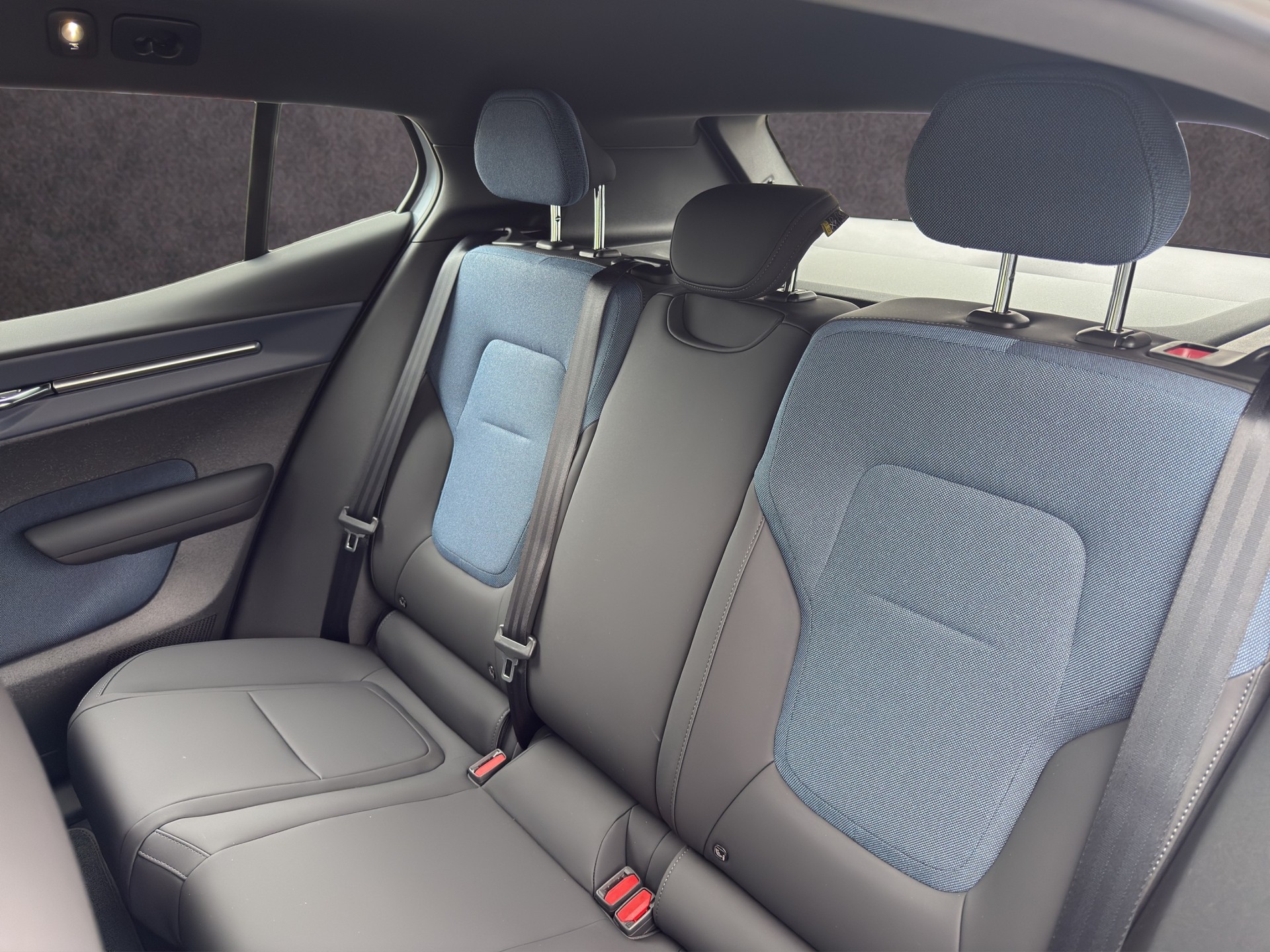 VOLVO EX30 E60 Twin Plus Performance AWD-image-9