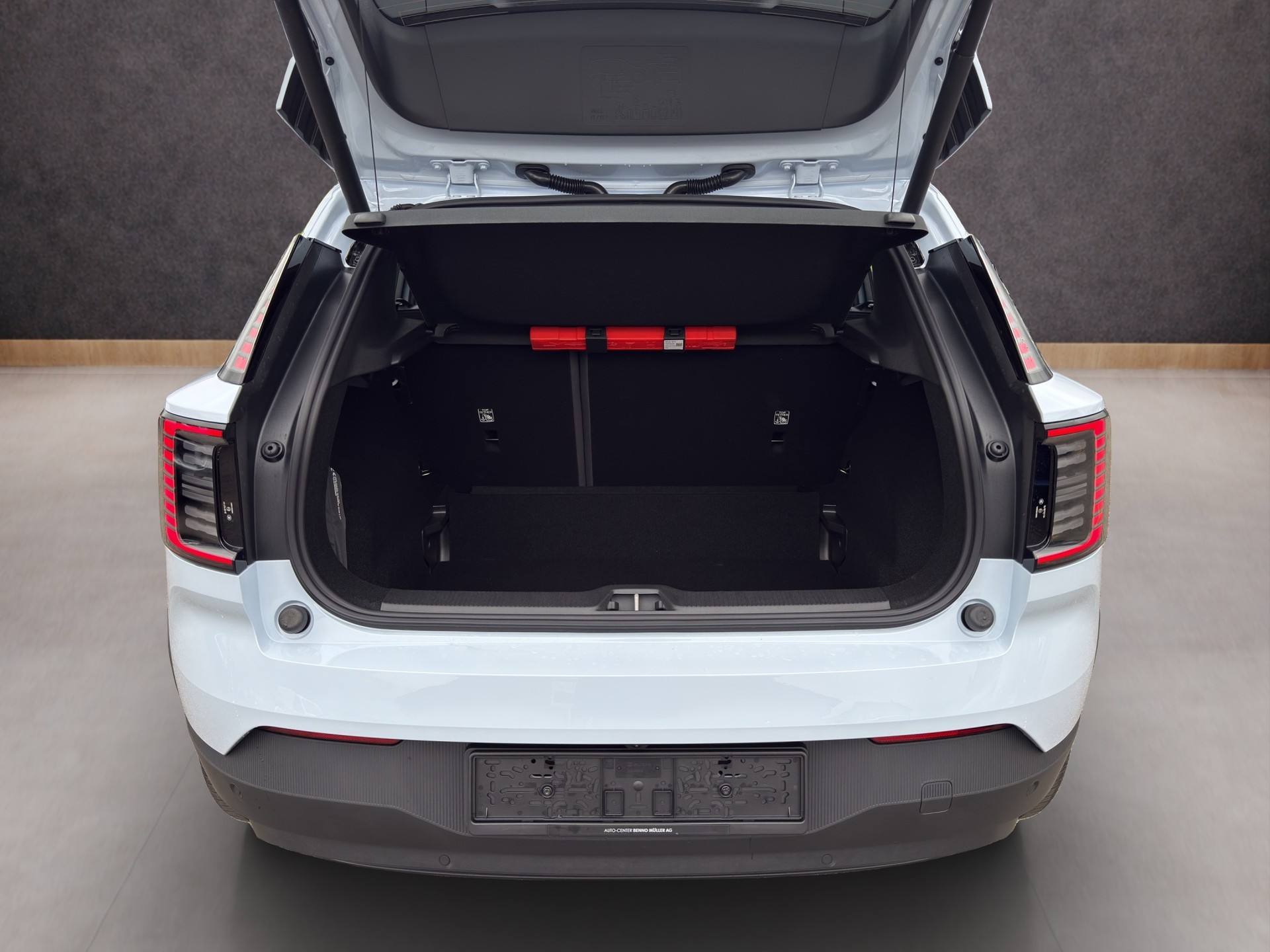 VOLVO EX30 E60 Twin Plus Performance AWD-image-17