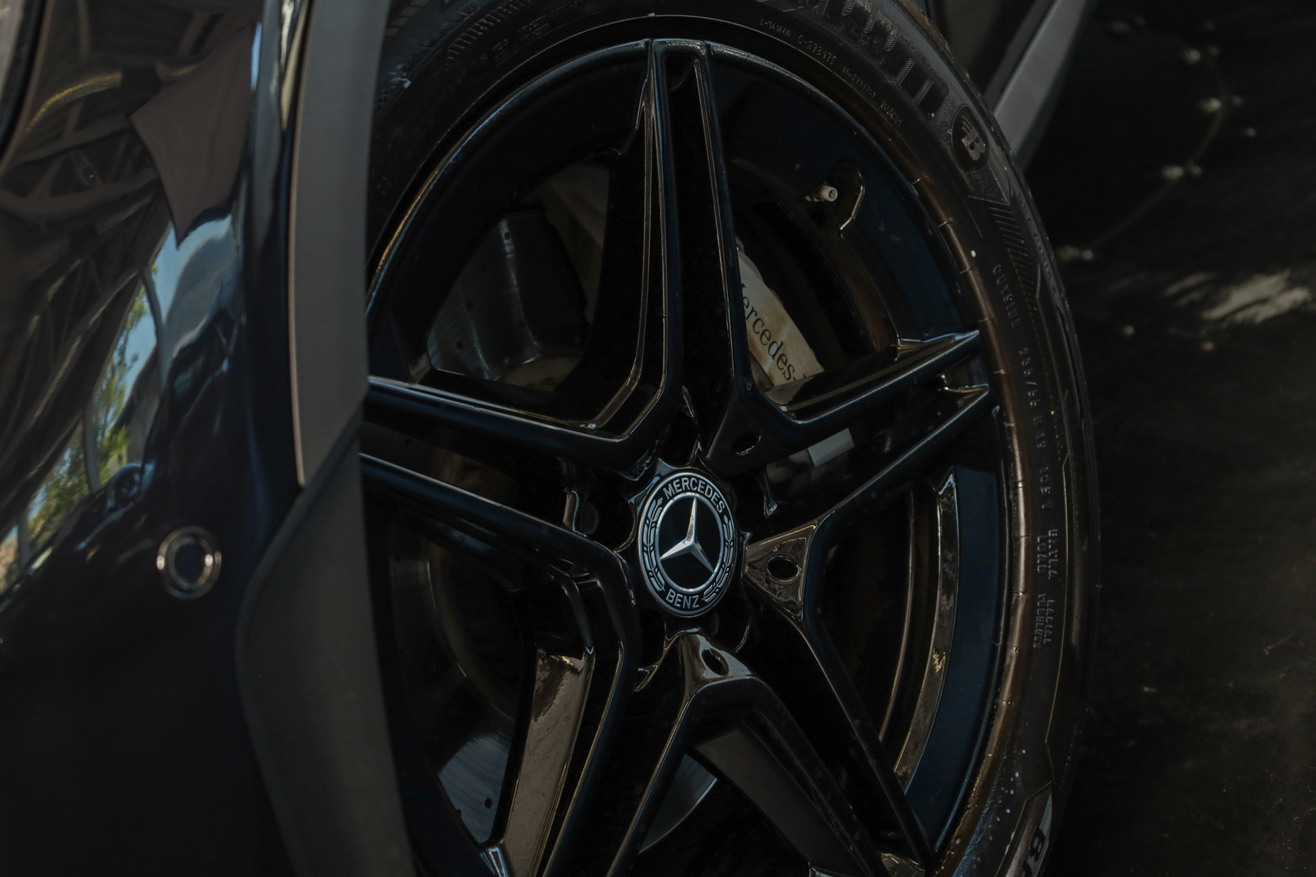 MERCEDES-BENZ GLC 200 AMG Line 4Matic 9G-Tronic-image-14
