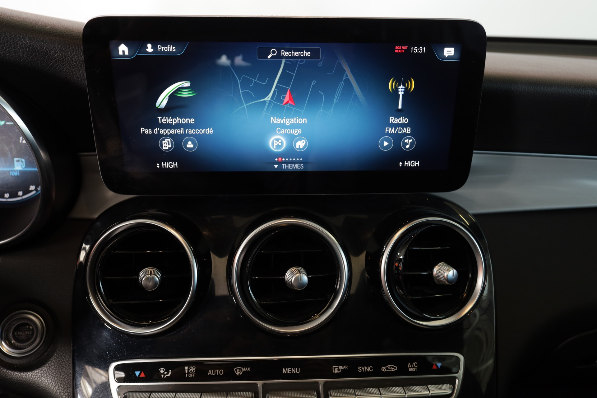 MERCEDES-BENZ GLC 200 AMG Line 4Matic 9G-Tronic-image-16