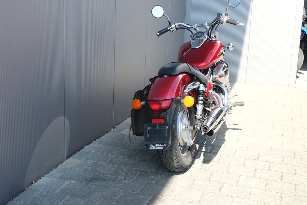 HONDA VT750C-showroom-element-1