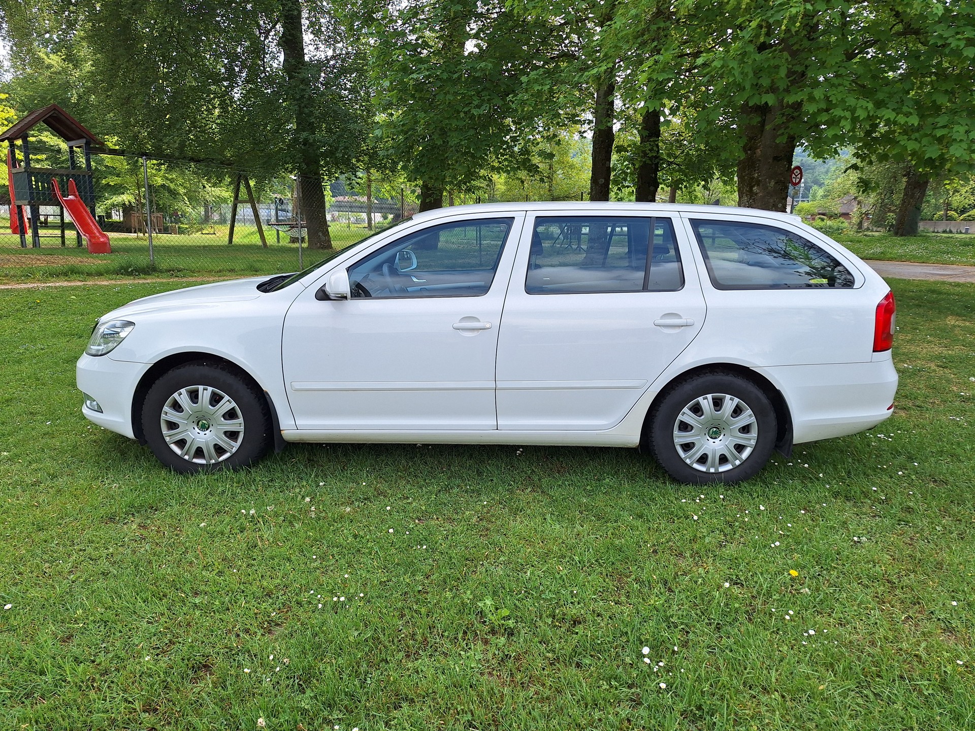 SKODA 1.6 TDI 4x4-image-1