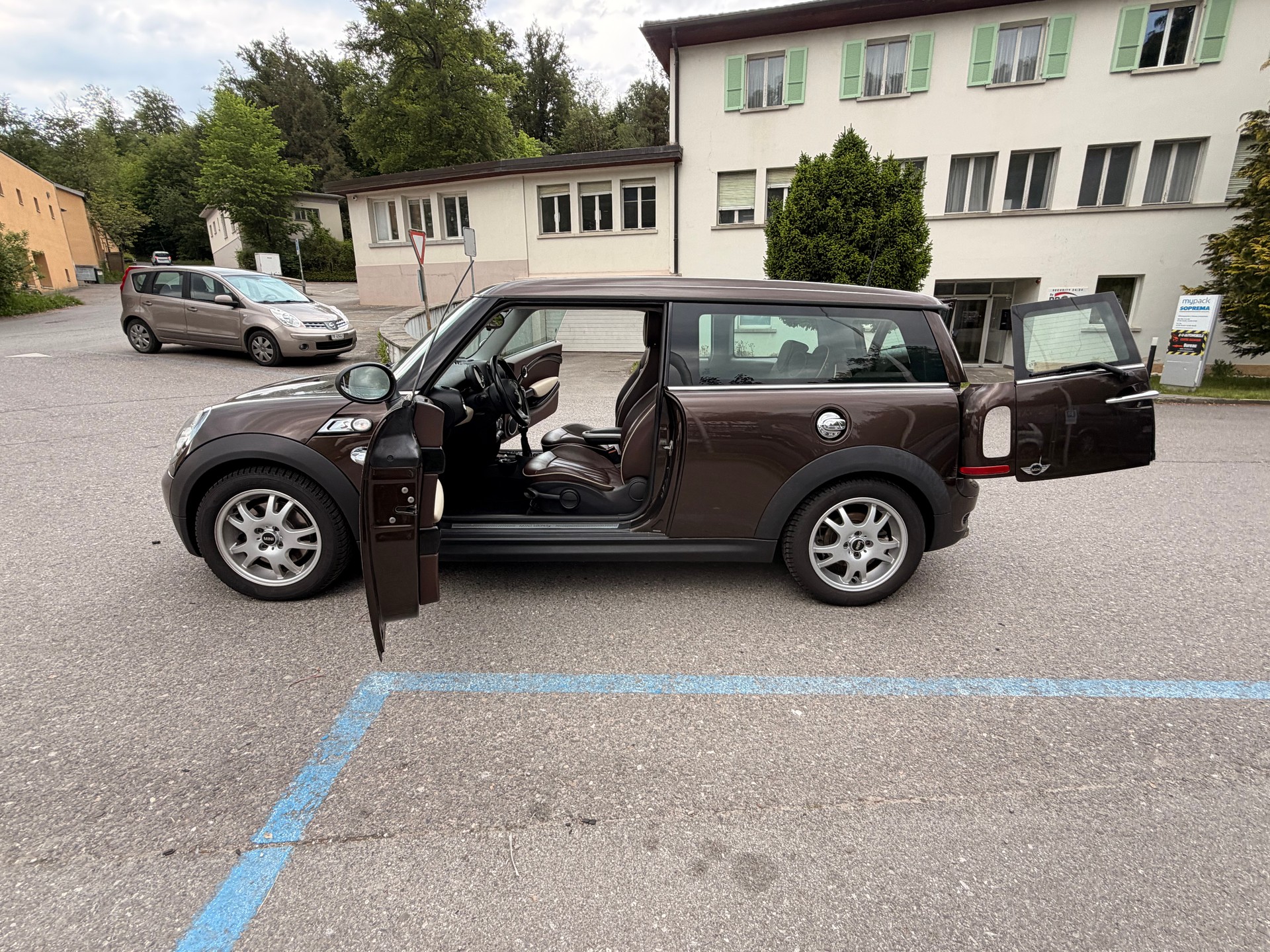 MINI Clubman Cooper S-image-16