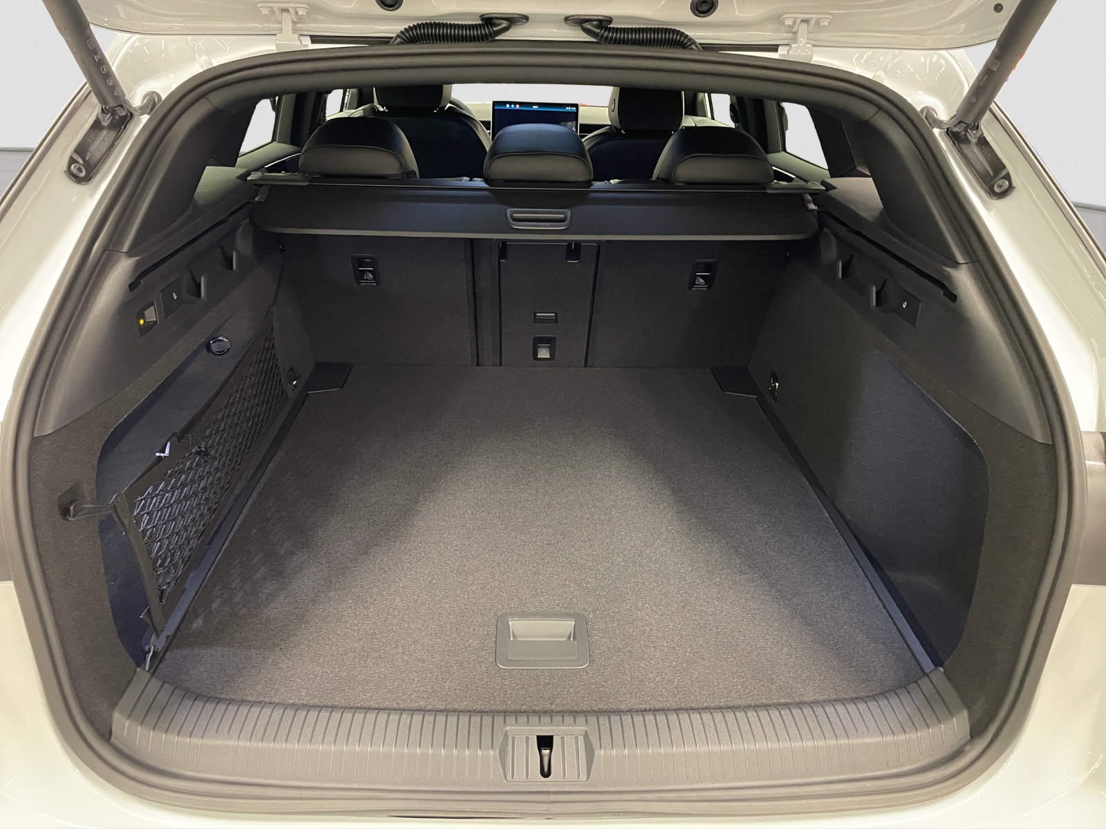 VW ID.7 Tourer Pro 77 kWh United-image-14