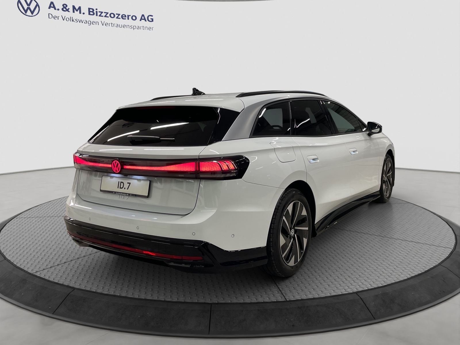 VW ID.7 Tourer Pro 77 kWh United-image-4