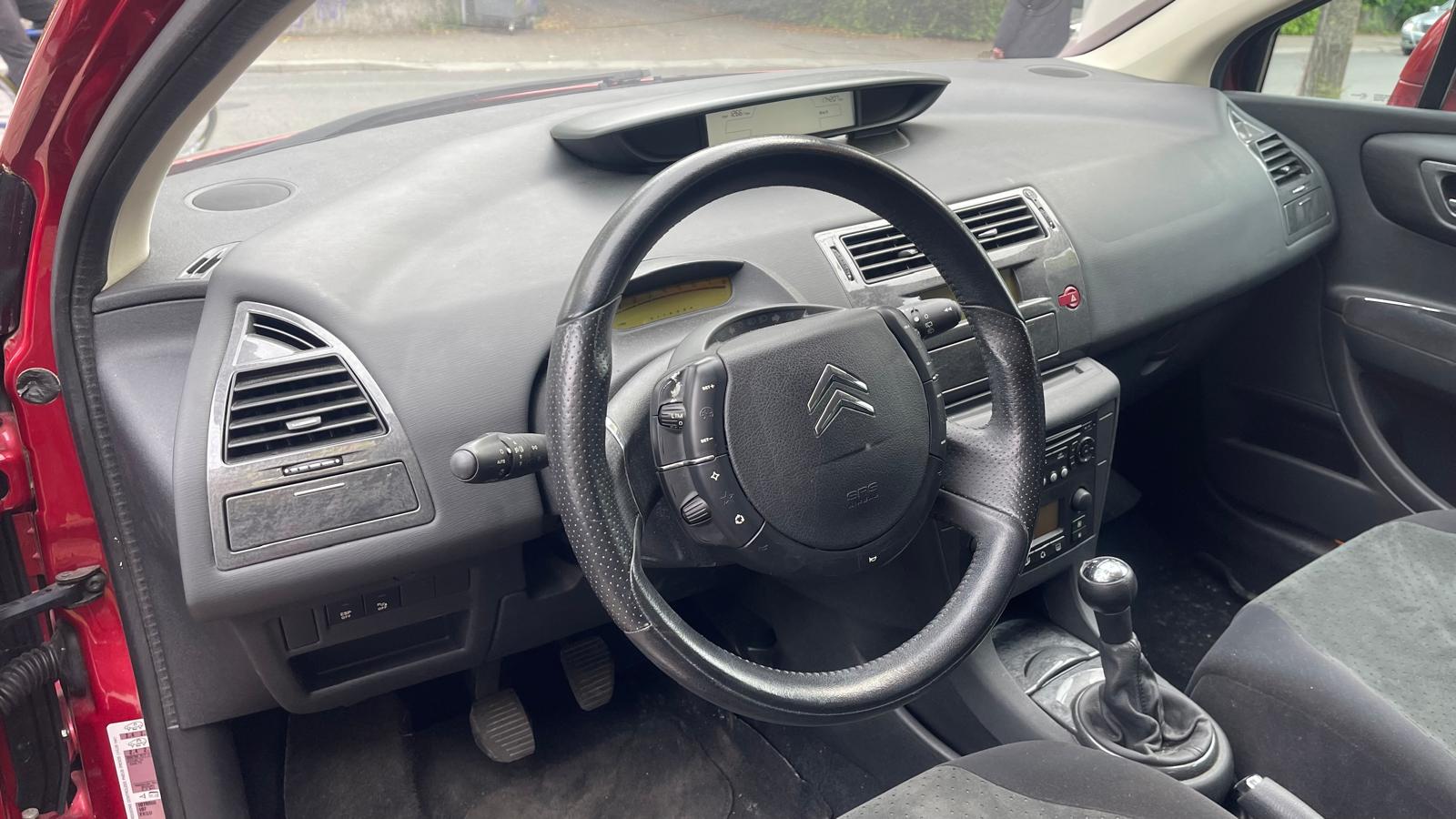 CITROEN C4 Berline 2.0i 16V Exclusive-image-7