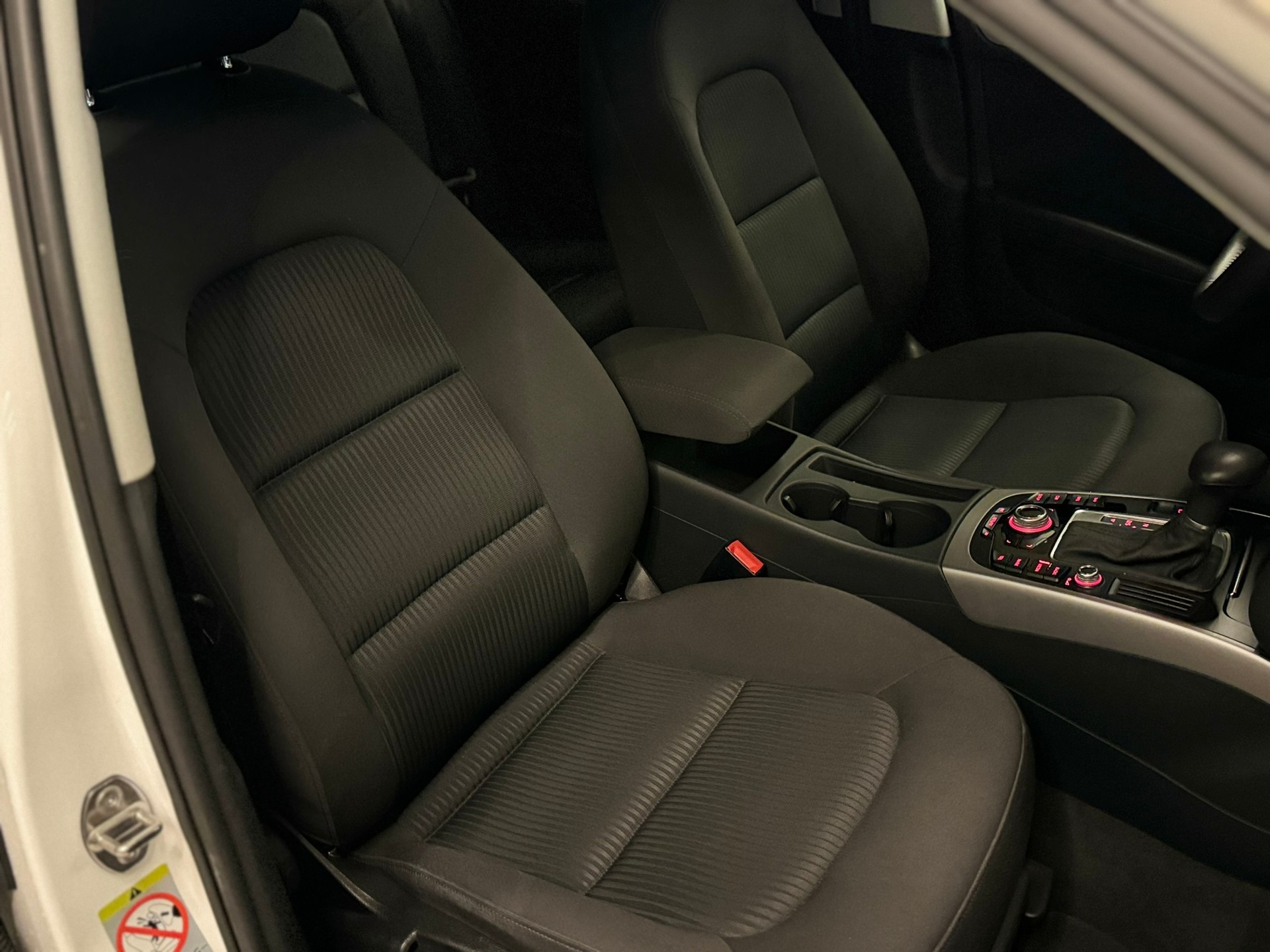 AUDI A4 Avant 1.8 TFSI multitronic-image-12