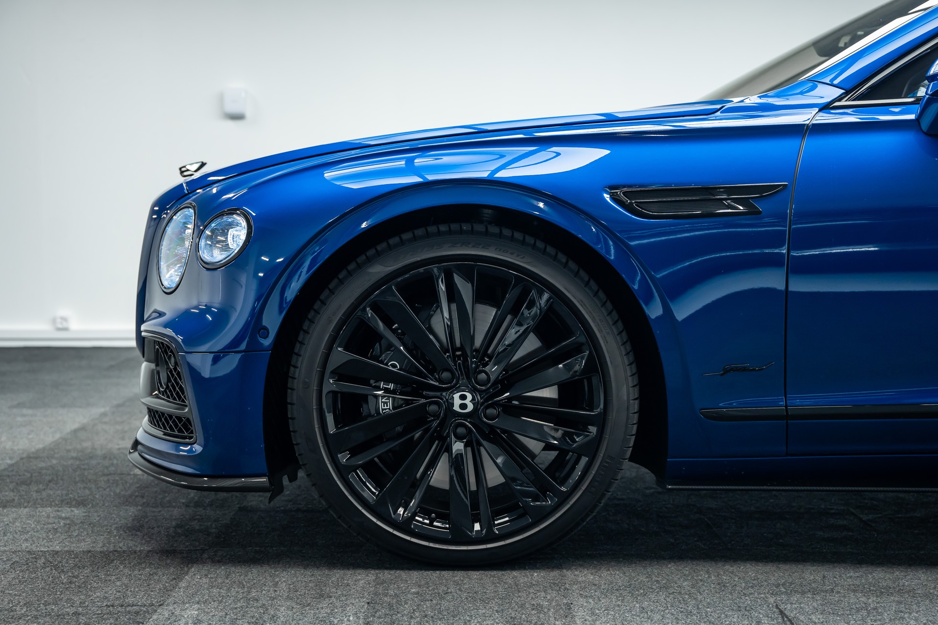 BENTLEY * FLYING SPUR 6.0 W12 SPEED * EDITION 12 * 1 OF 120 * LEASING AB 1105.- *-showroom-element-1