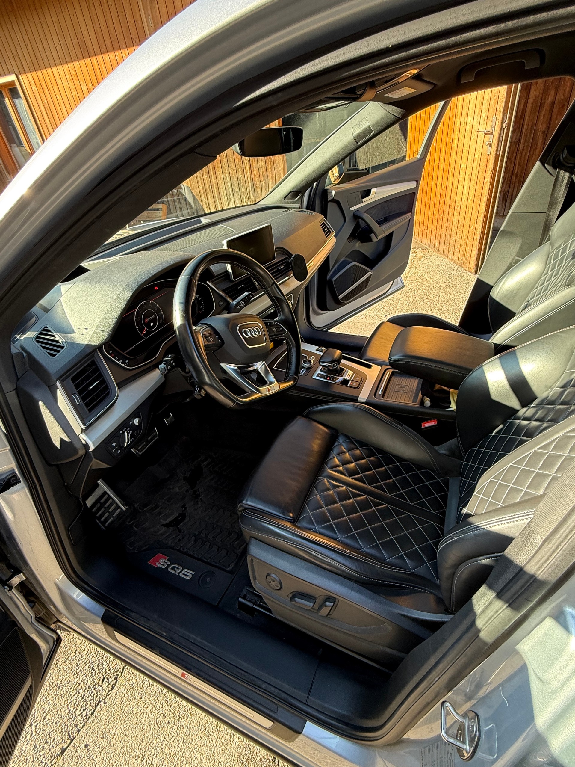 AUDI 3.0 V6 TFSI quattro T-Tronic-image-3