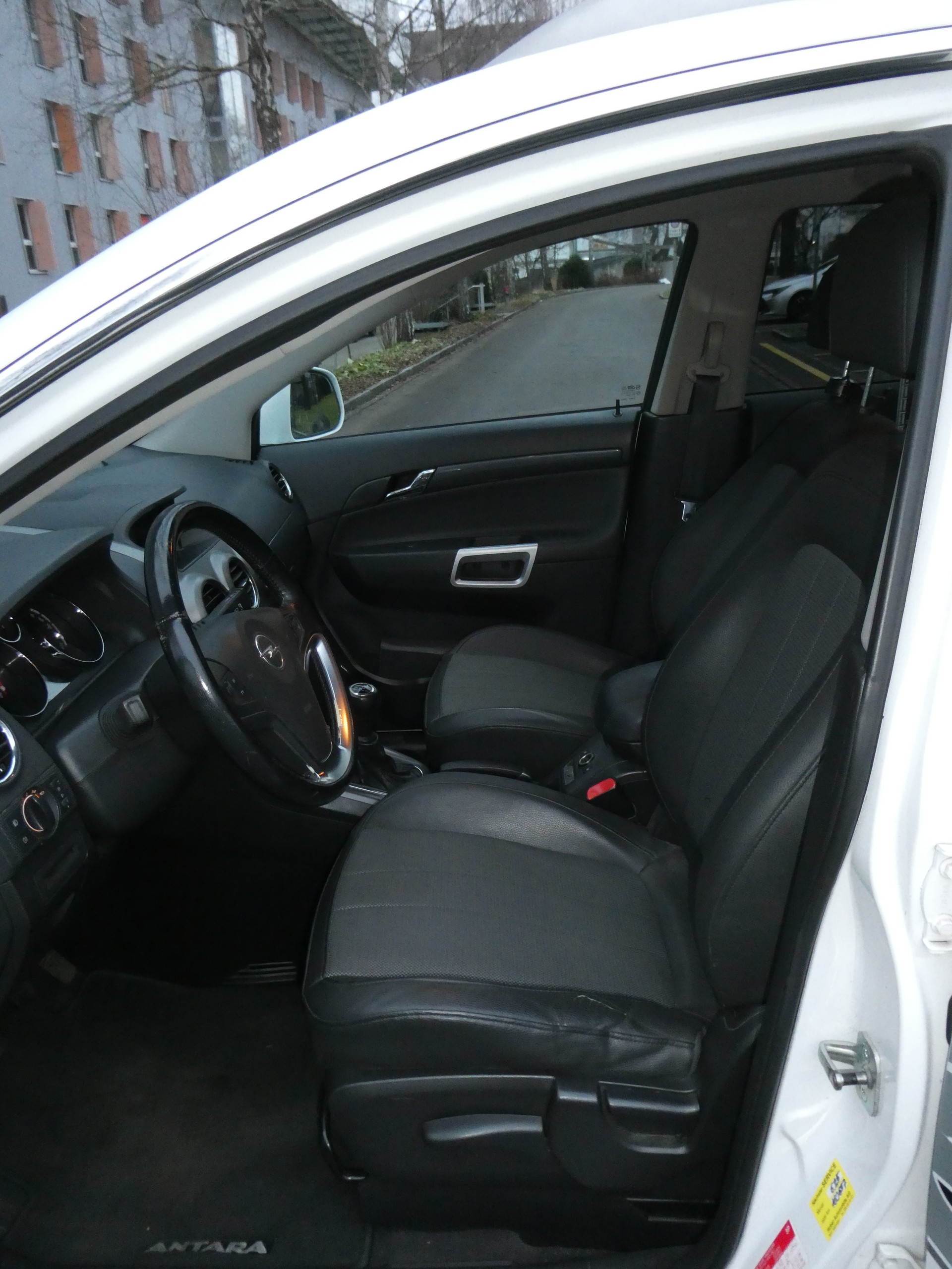 OPEL Antara 2.0 CDTi Enjoy 4WD-image-9