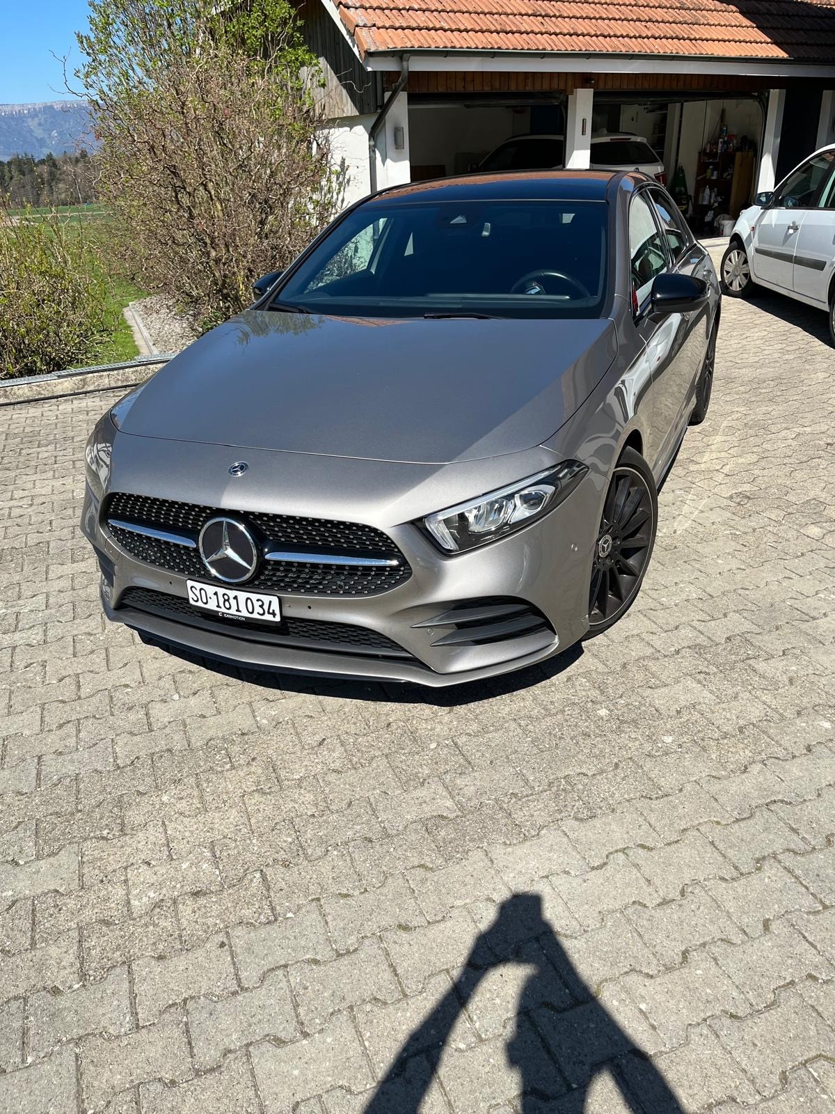 MERCEDES-BENZ A 220-image-0
