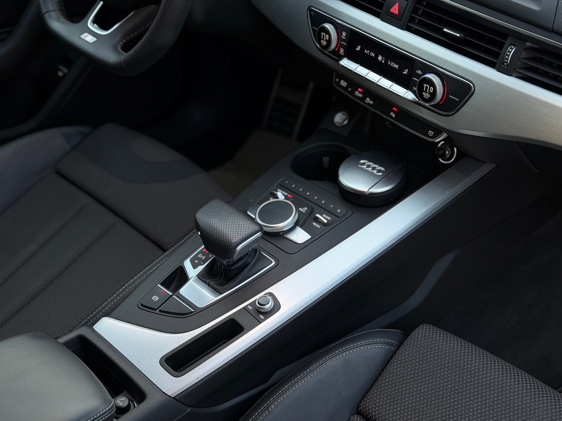 AUDI A4 Avant 2.0 TFSI Sport quattro S-tronic-image-16