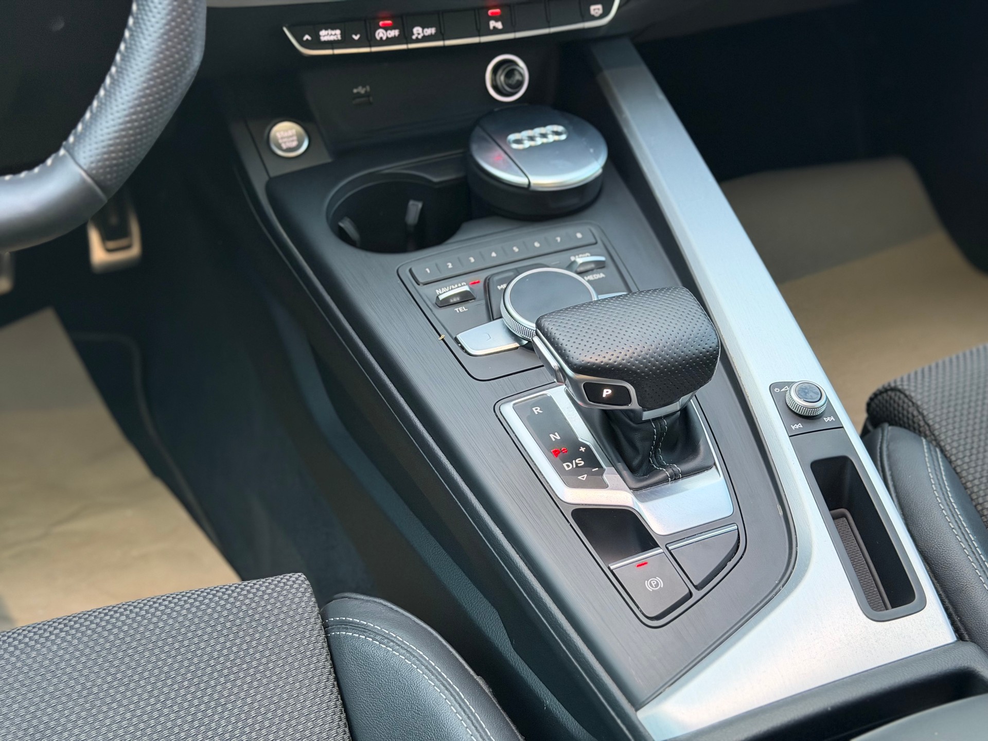 AUDI A4 Avant 2.0 TFSI Sport quattro S-tronic-image-17