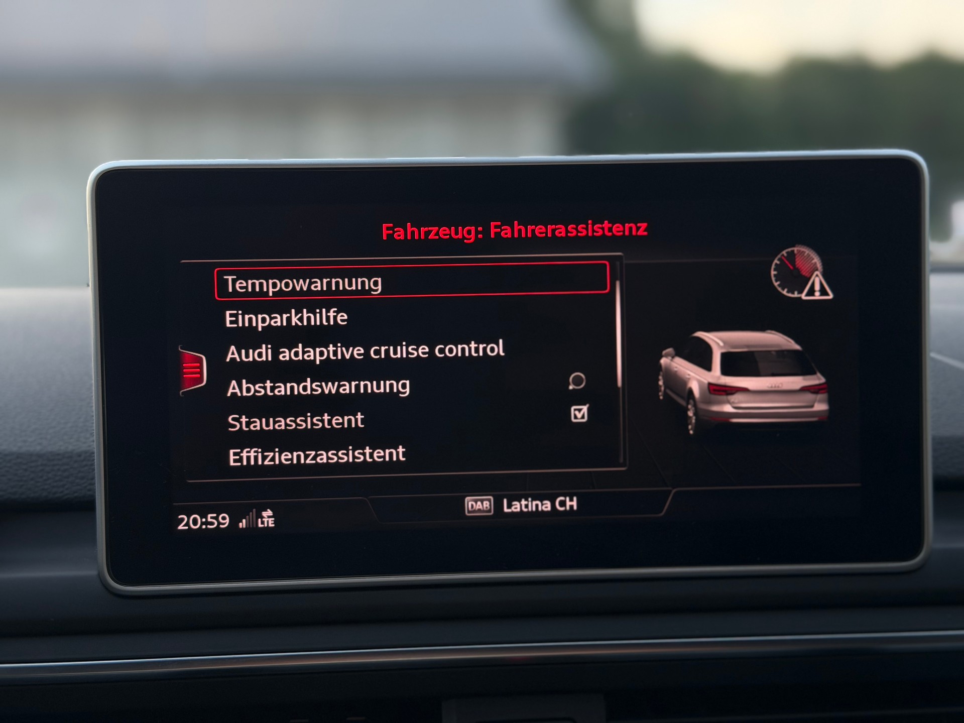 AUDI A4 Avant 2.0 TFSI Sport quattro S-tronic-image-22