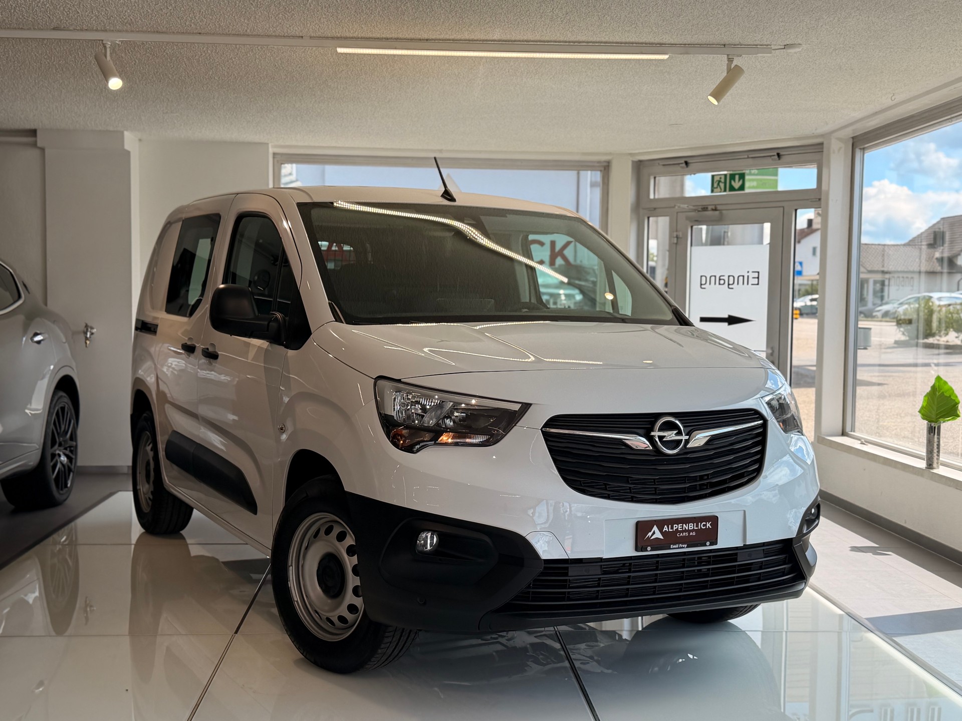 OPEL Combo-e Cargo Blitz-image-0